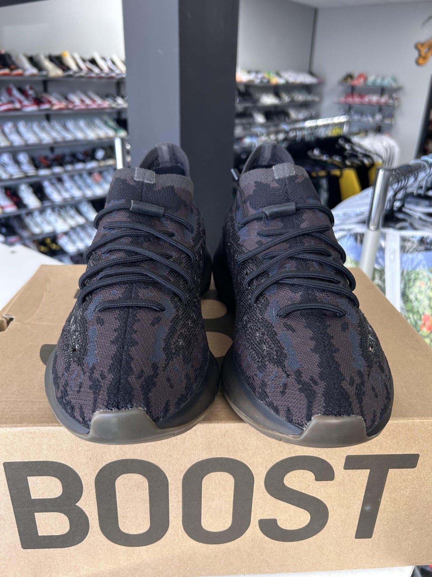 Yeezy 380 "Onyx" Used Size 10.5