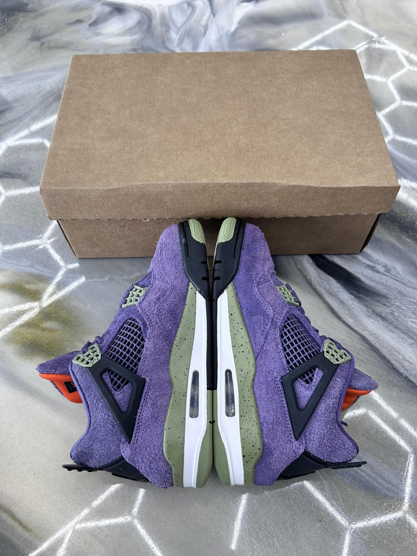 Jordan 4 "Canyon Purple" Used Size 5Y/6.5W