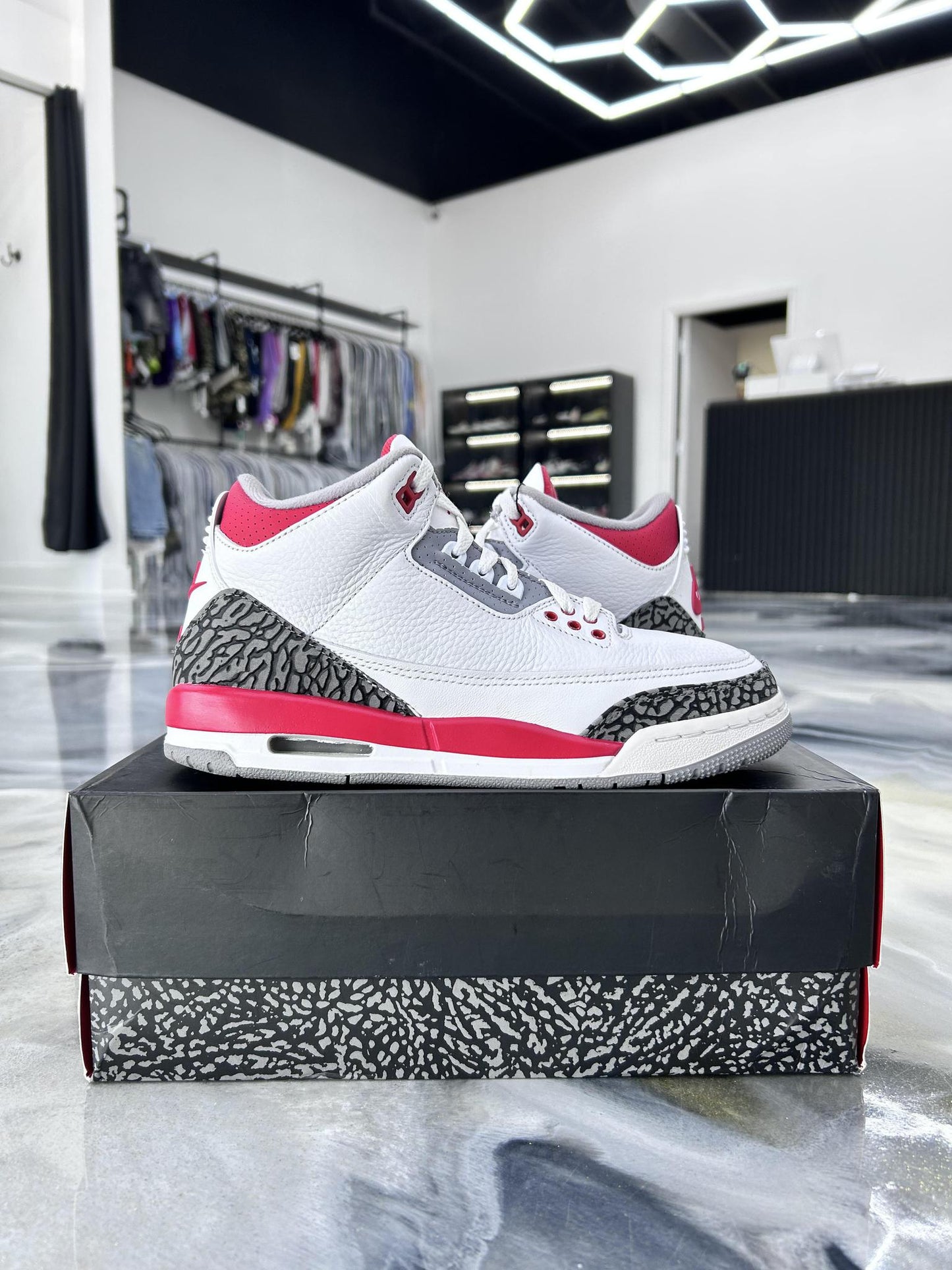 Jordan 3 "Fire Red" Used Size 7Y/8.5W