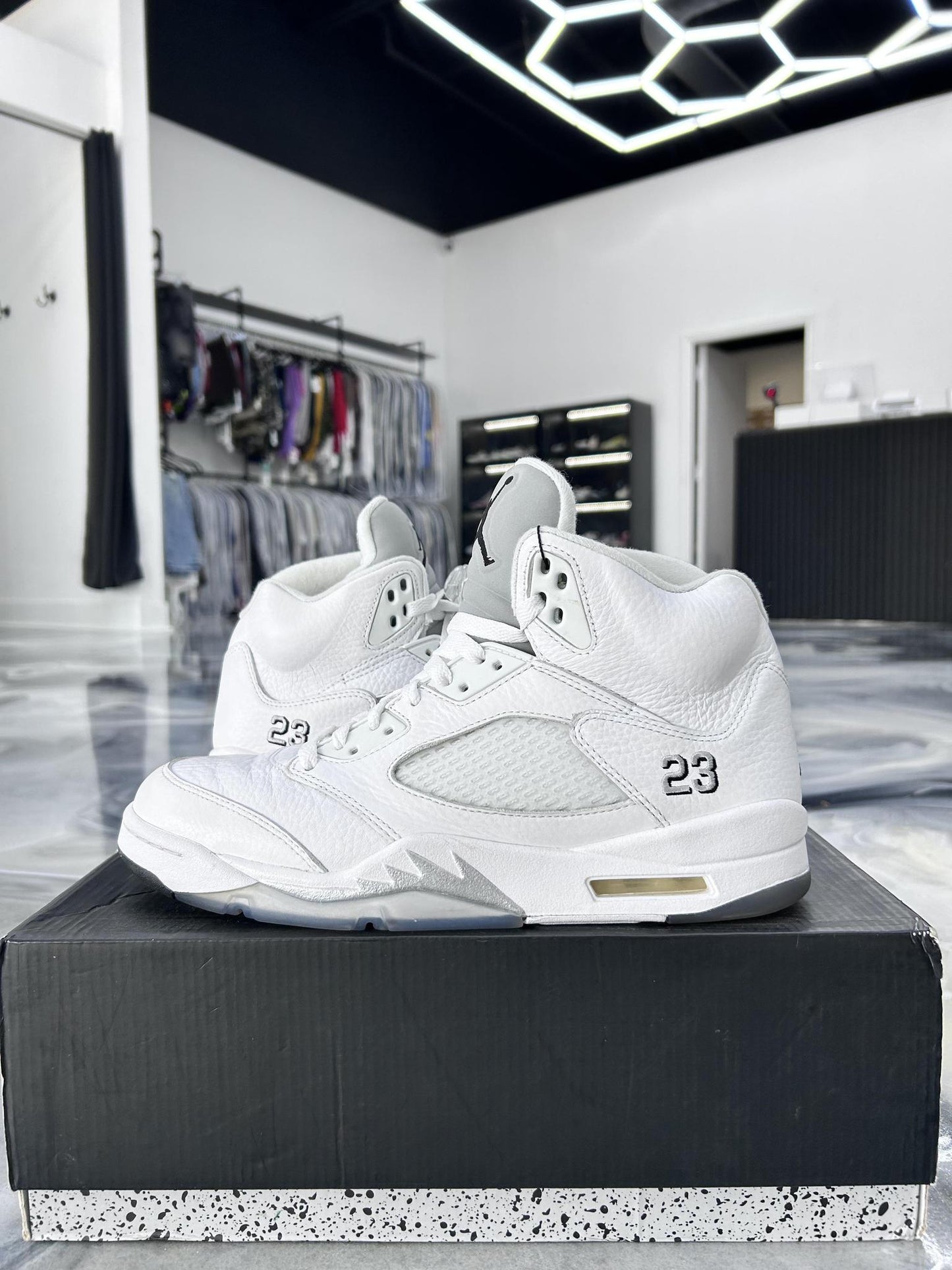 Jordan 5 "White Metallic" Used Size 10