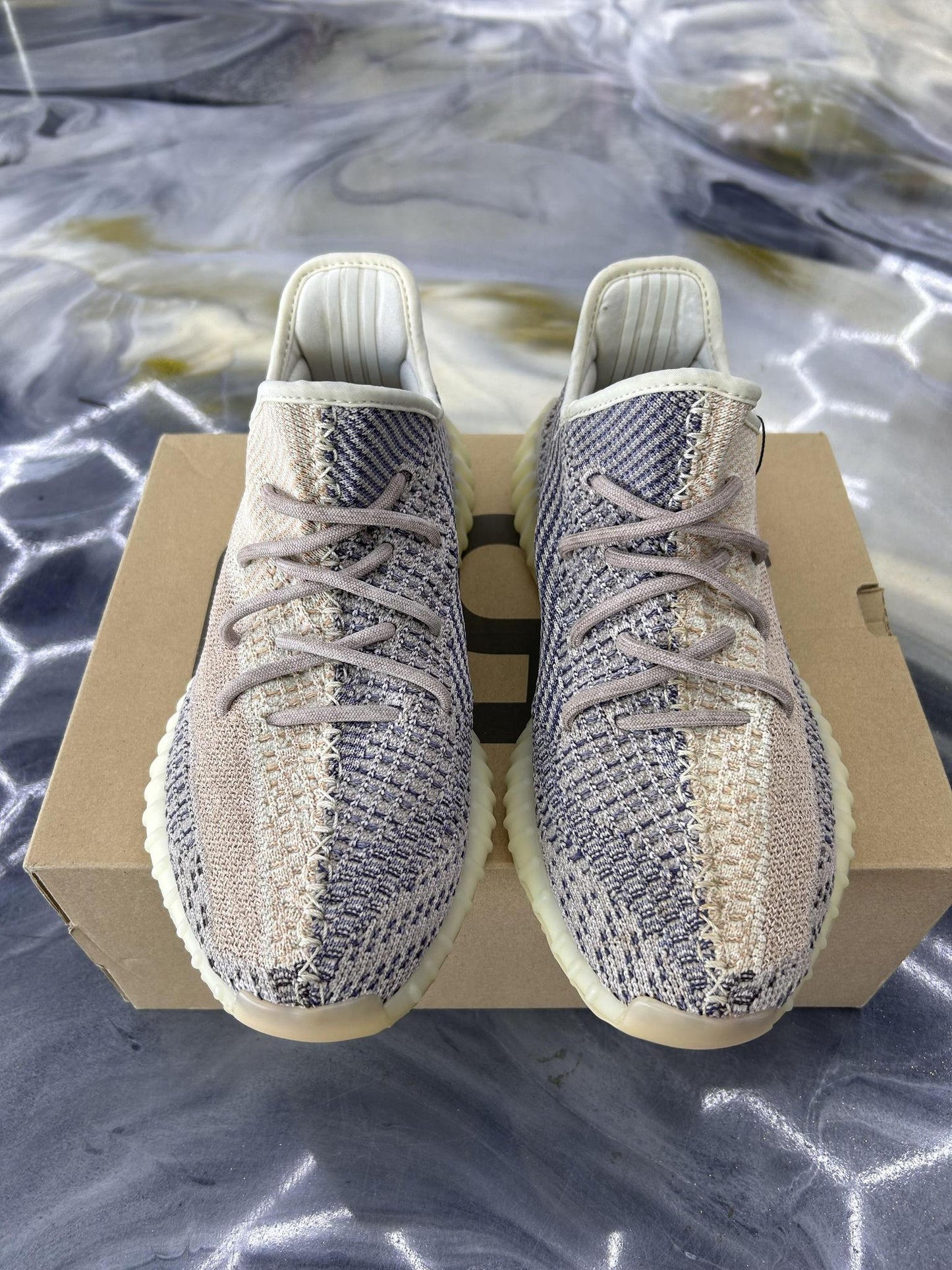 Adidas Yeezy 350 "Ash Pearl" Used Size 10