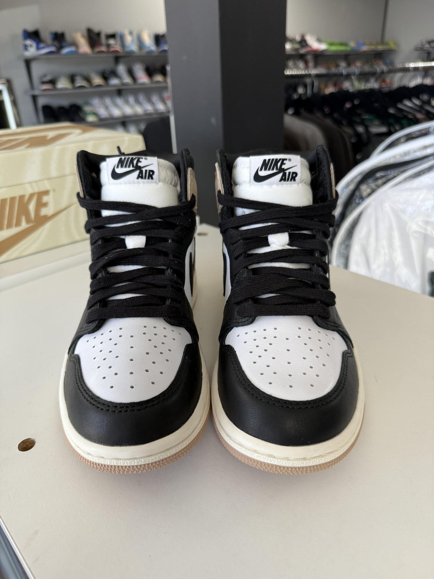 Jordan 1 "Latte" Used Size 5Y/6.5W