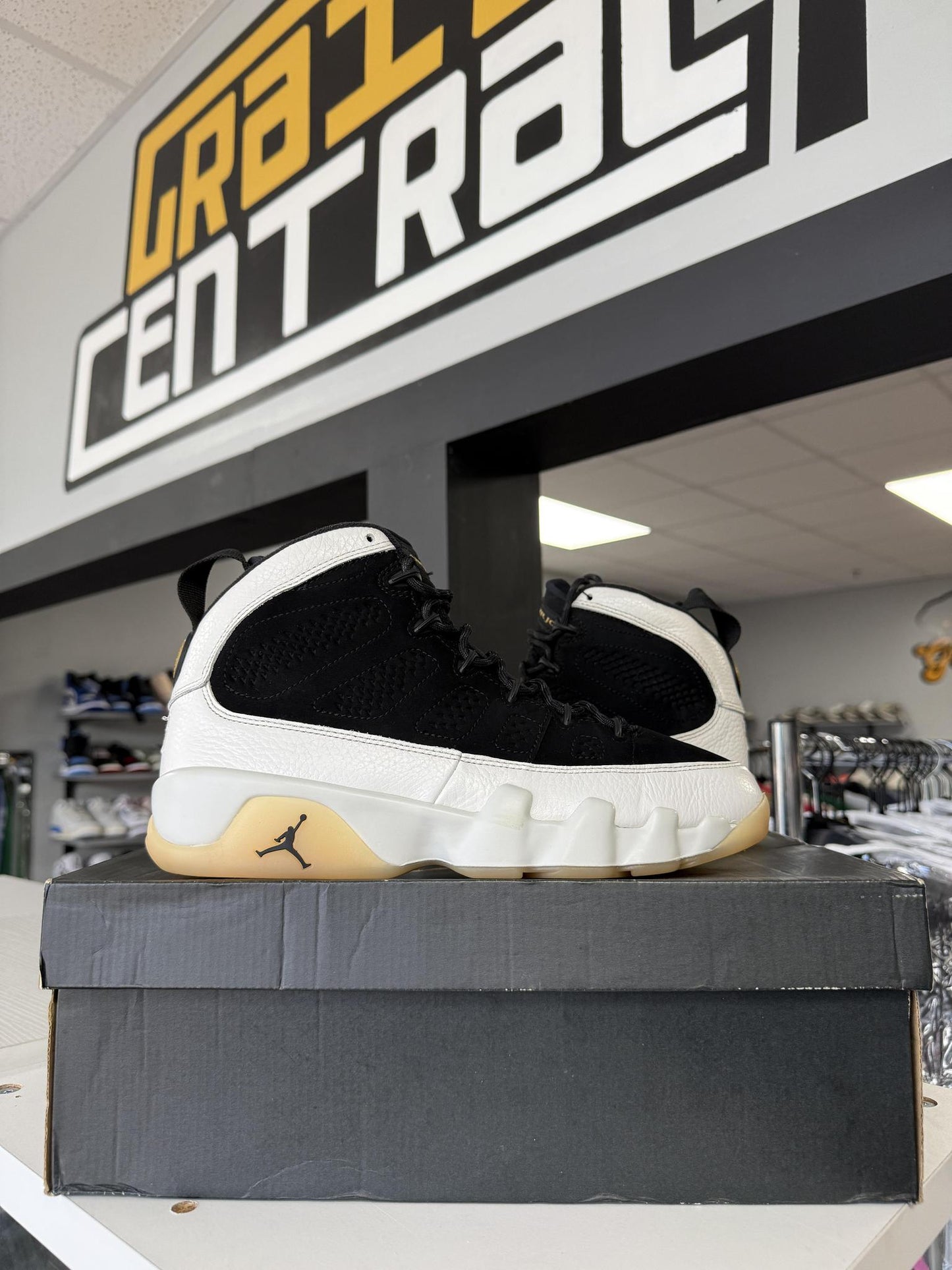Jordan 9 "City Of Flight" Used Size 9
