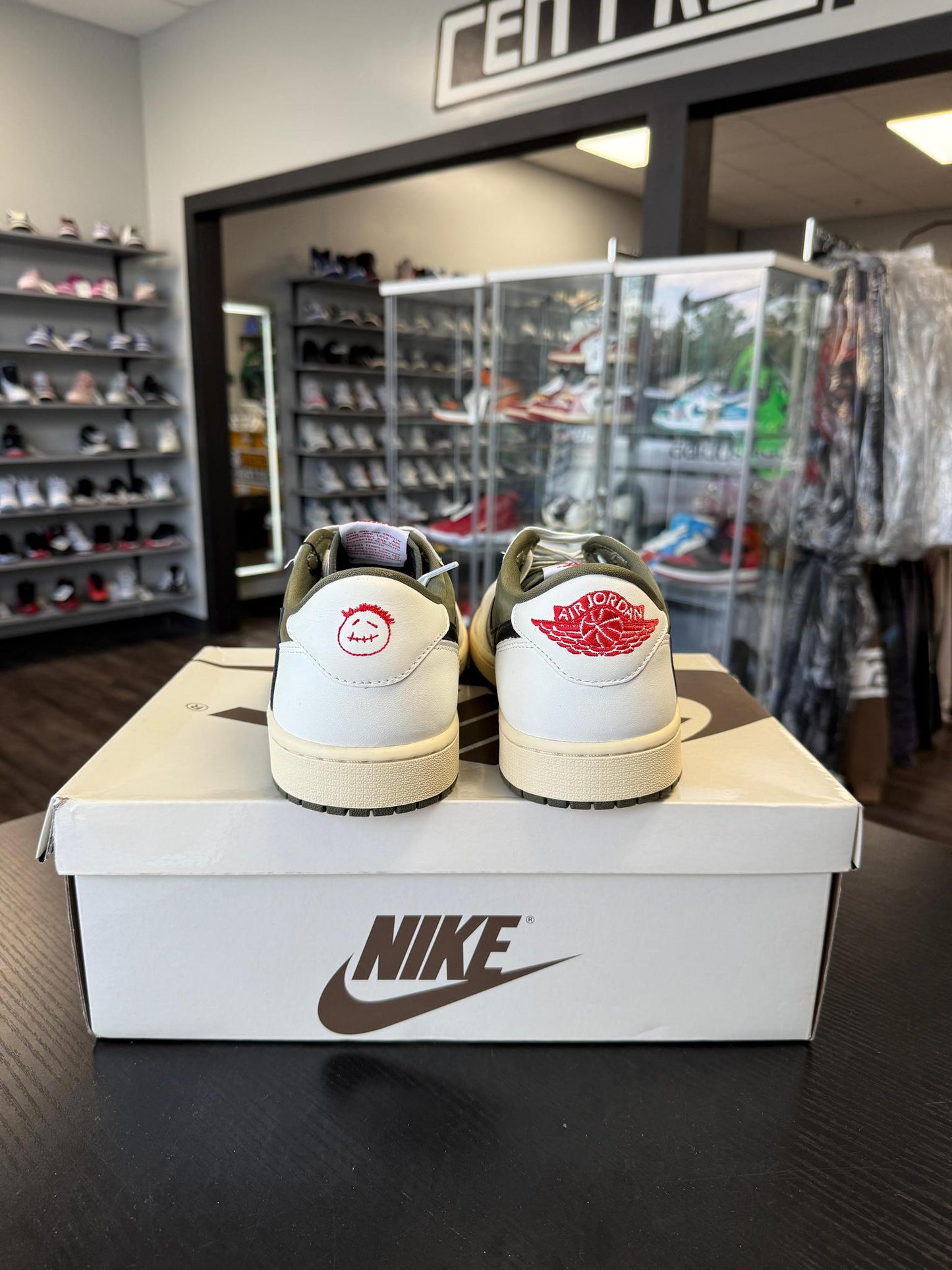 Jordan 1 Low x Travis Scott "Medium Olive" Used Size 12