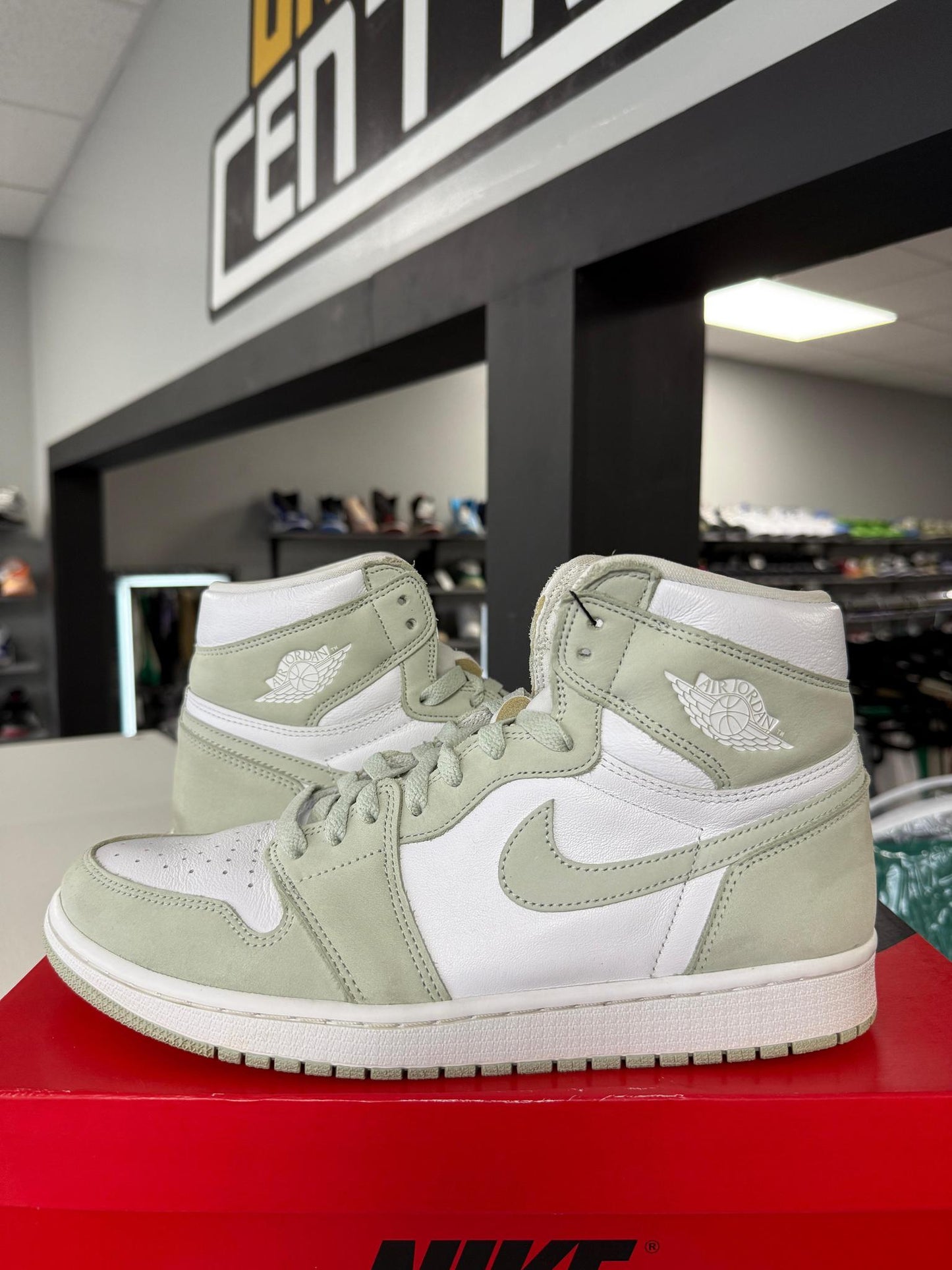 Jordan 1 "Seafoam" Used Size 10