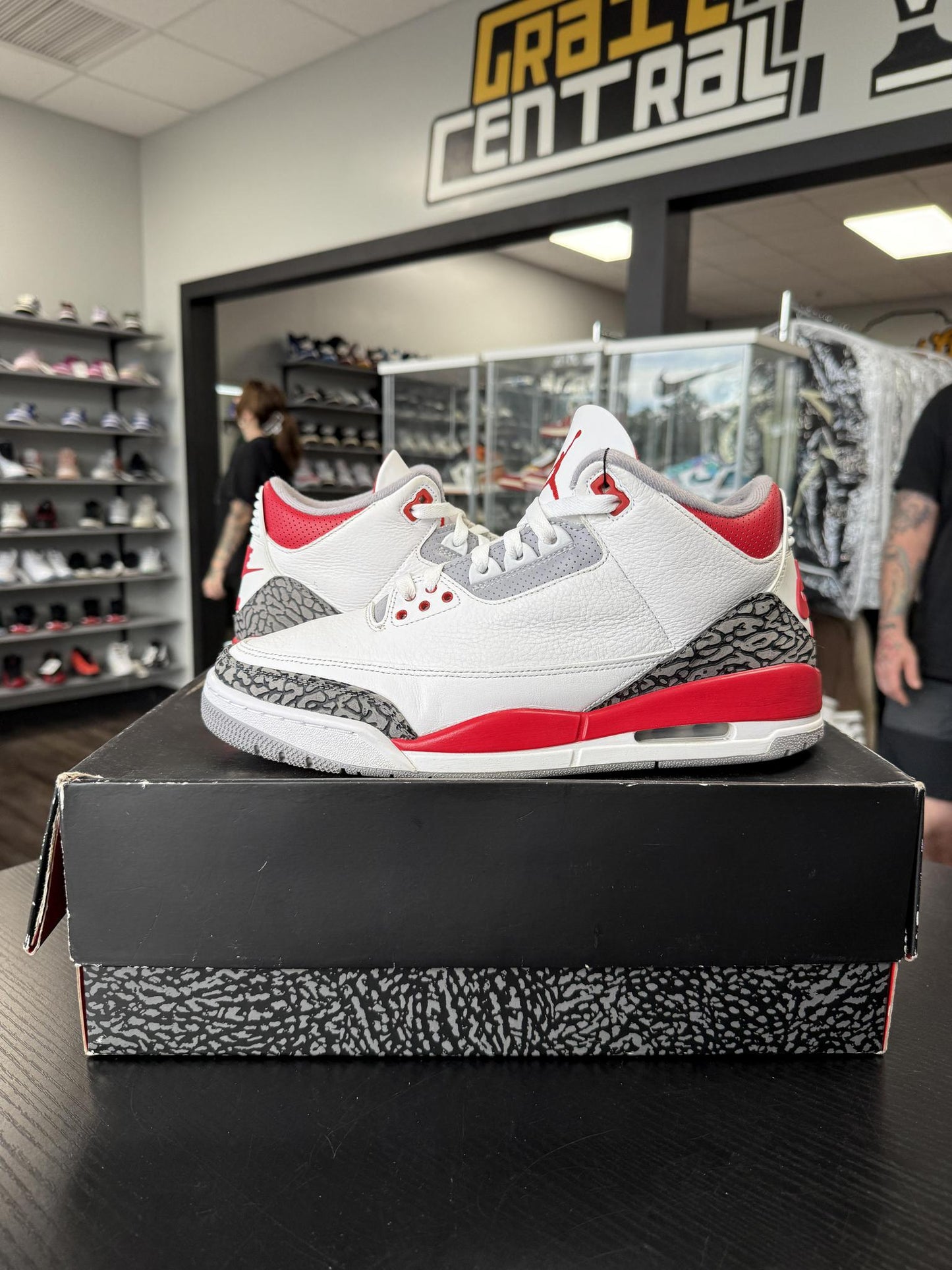 Jordan 3 "Fire Red" Used Size 11