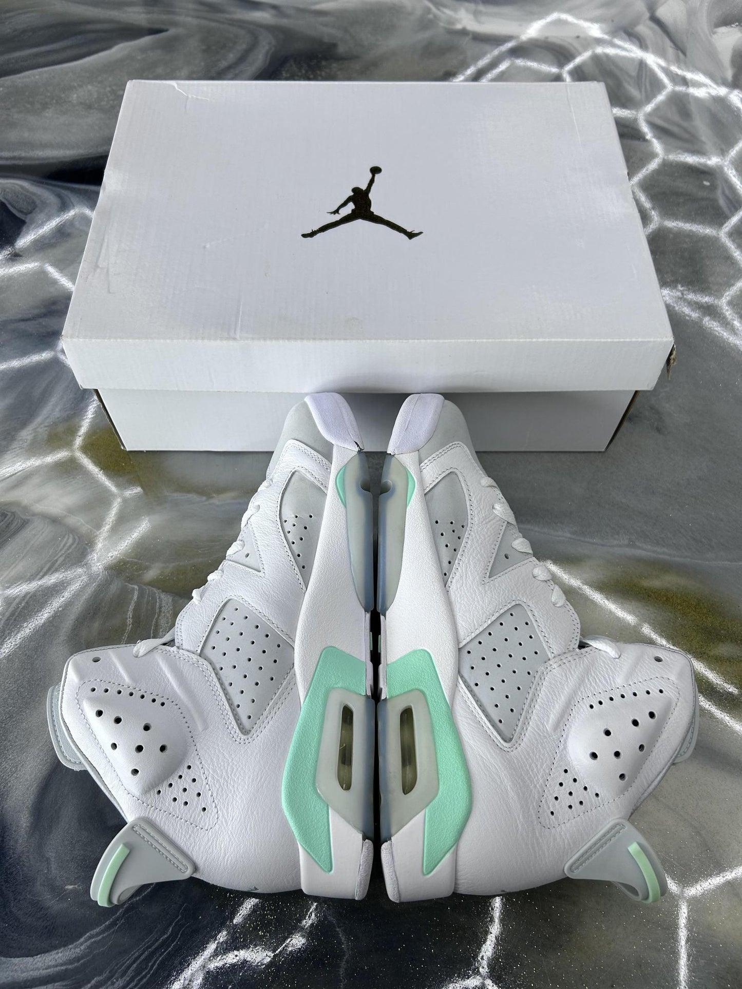 Jordan 6 "Mint" Used Size 8
