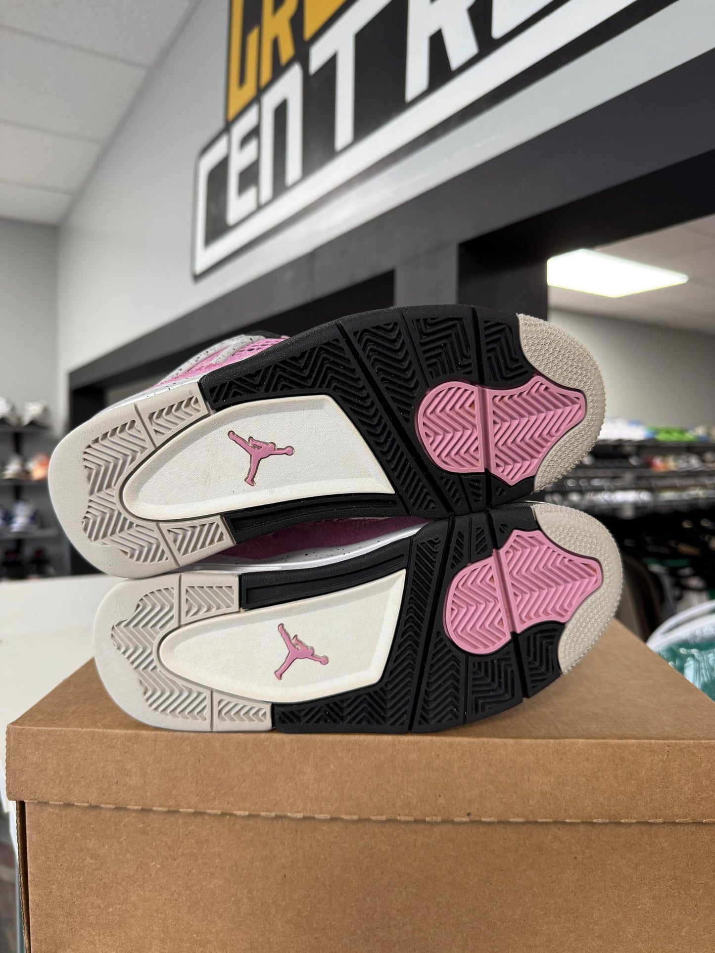 Jordan 4 "Orchid" Used Size 5Y/6.5W