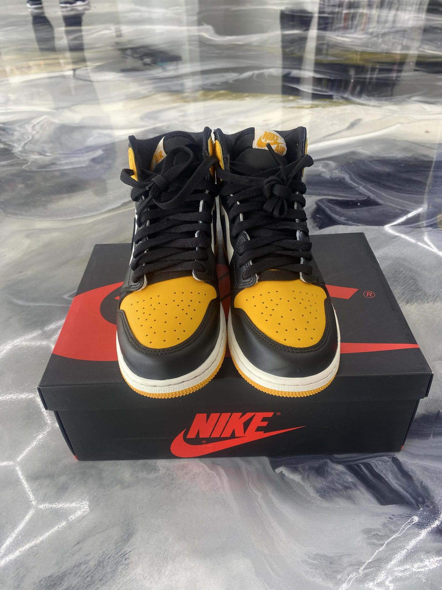 Jordan 1 "Taxis" Used Size 6Y/7.5W