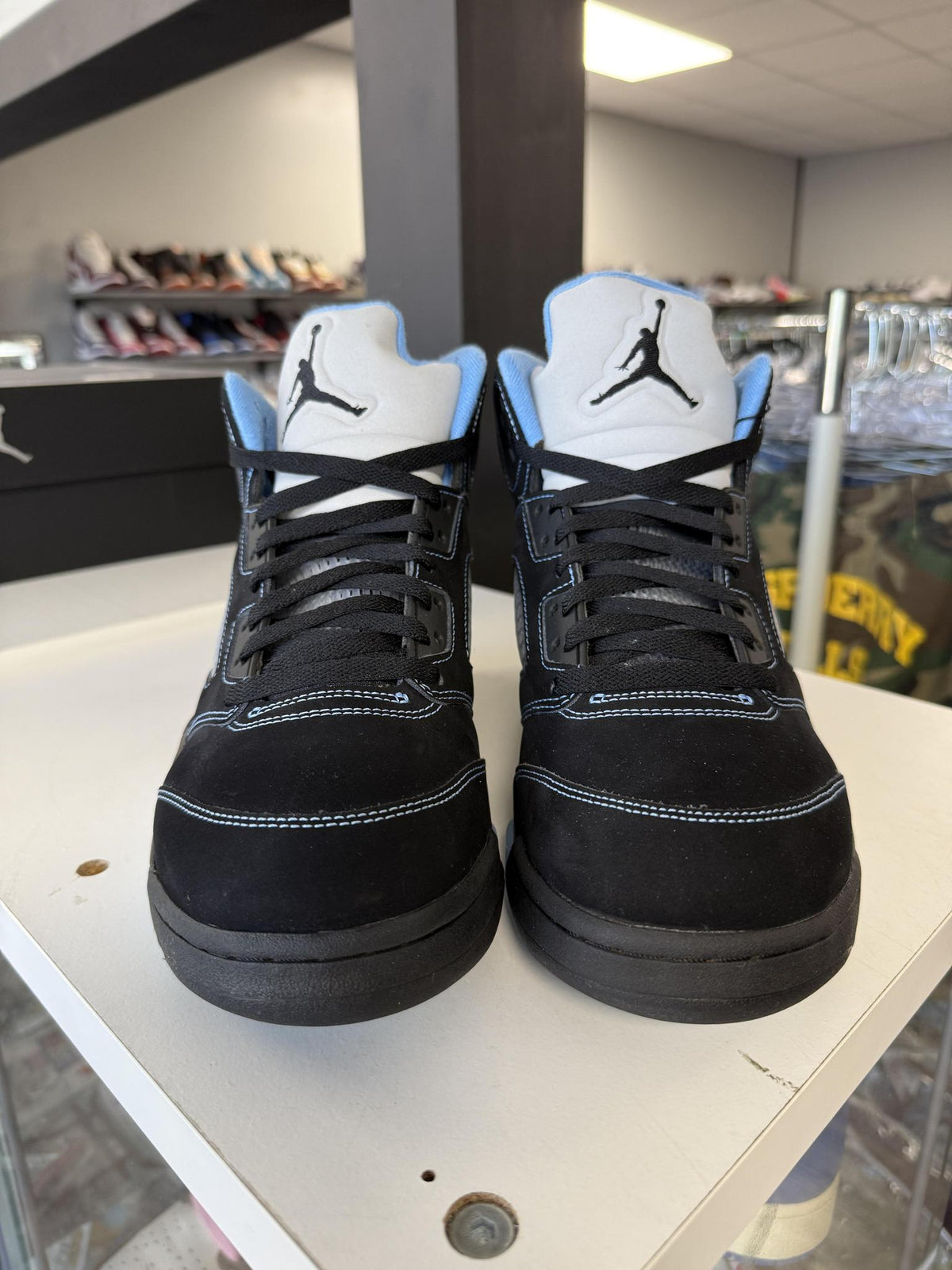 Jordan 5 "University Blue" Used Size 9.5