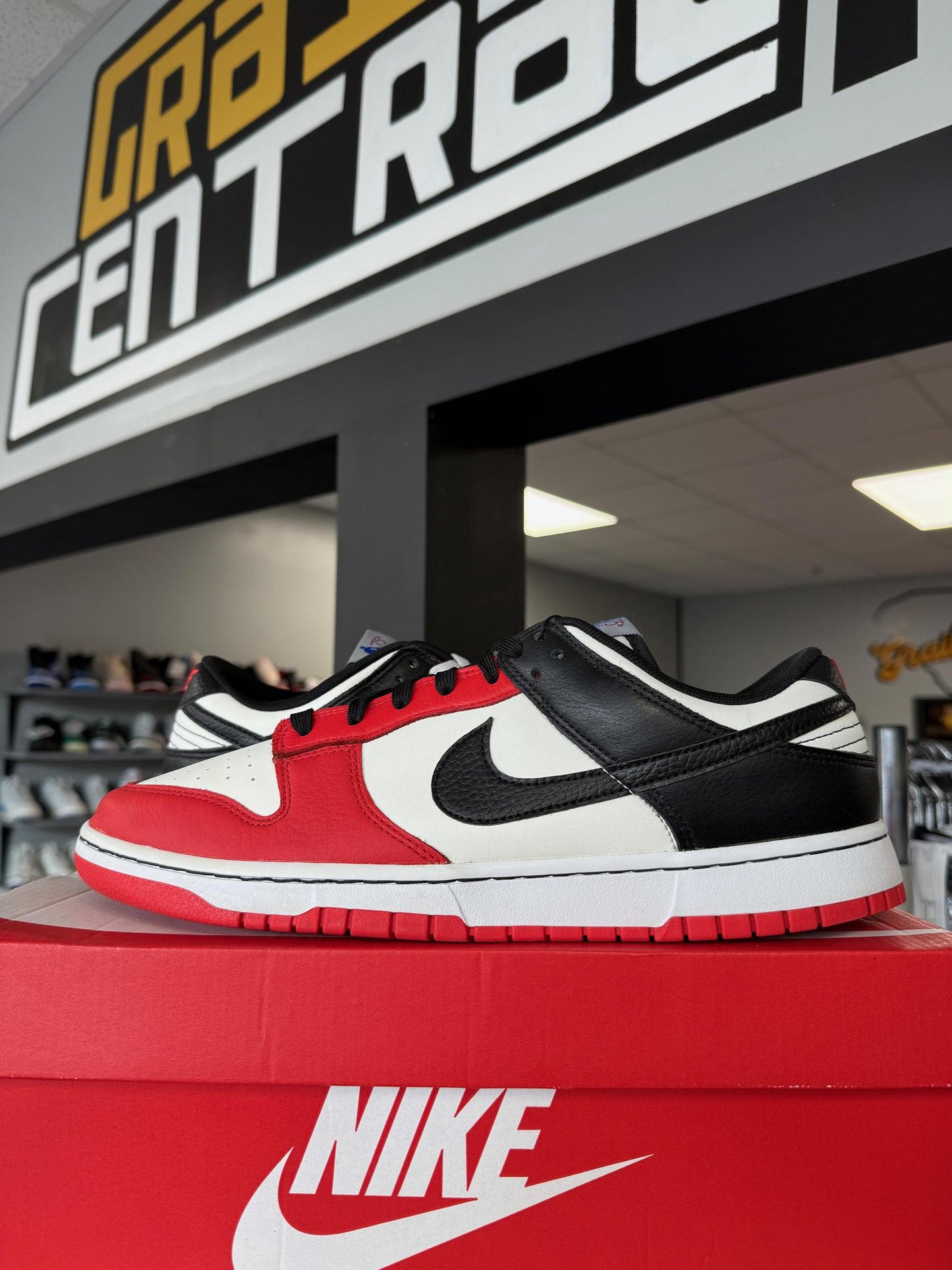 Dunk Low "Chicago 75th Anniversary" Used Size 13