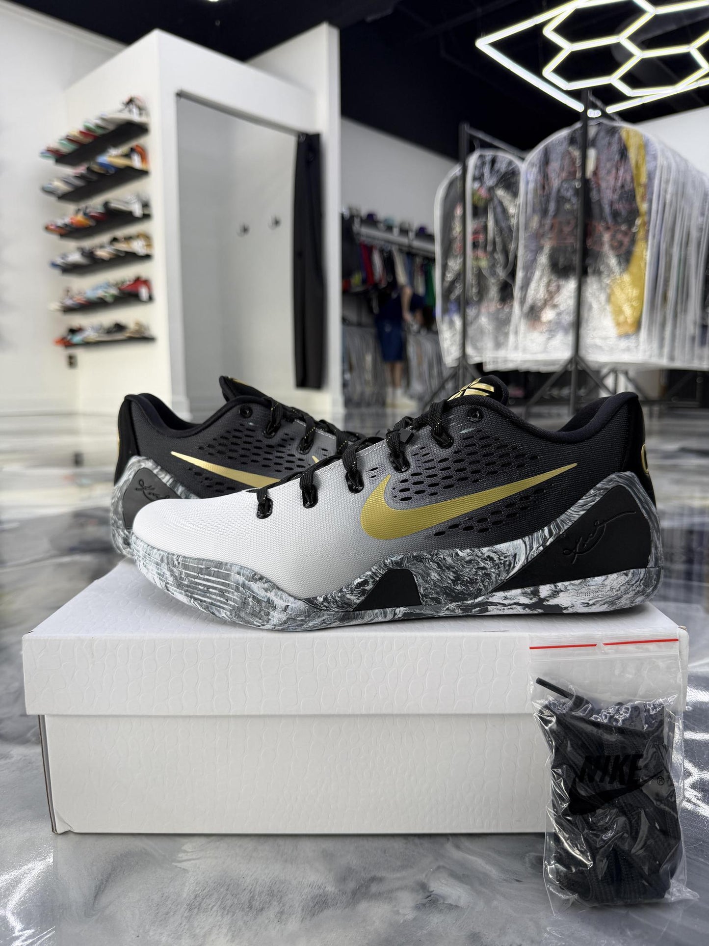 Nike Kobe 9 Mambacita Used Size 12