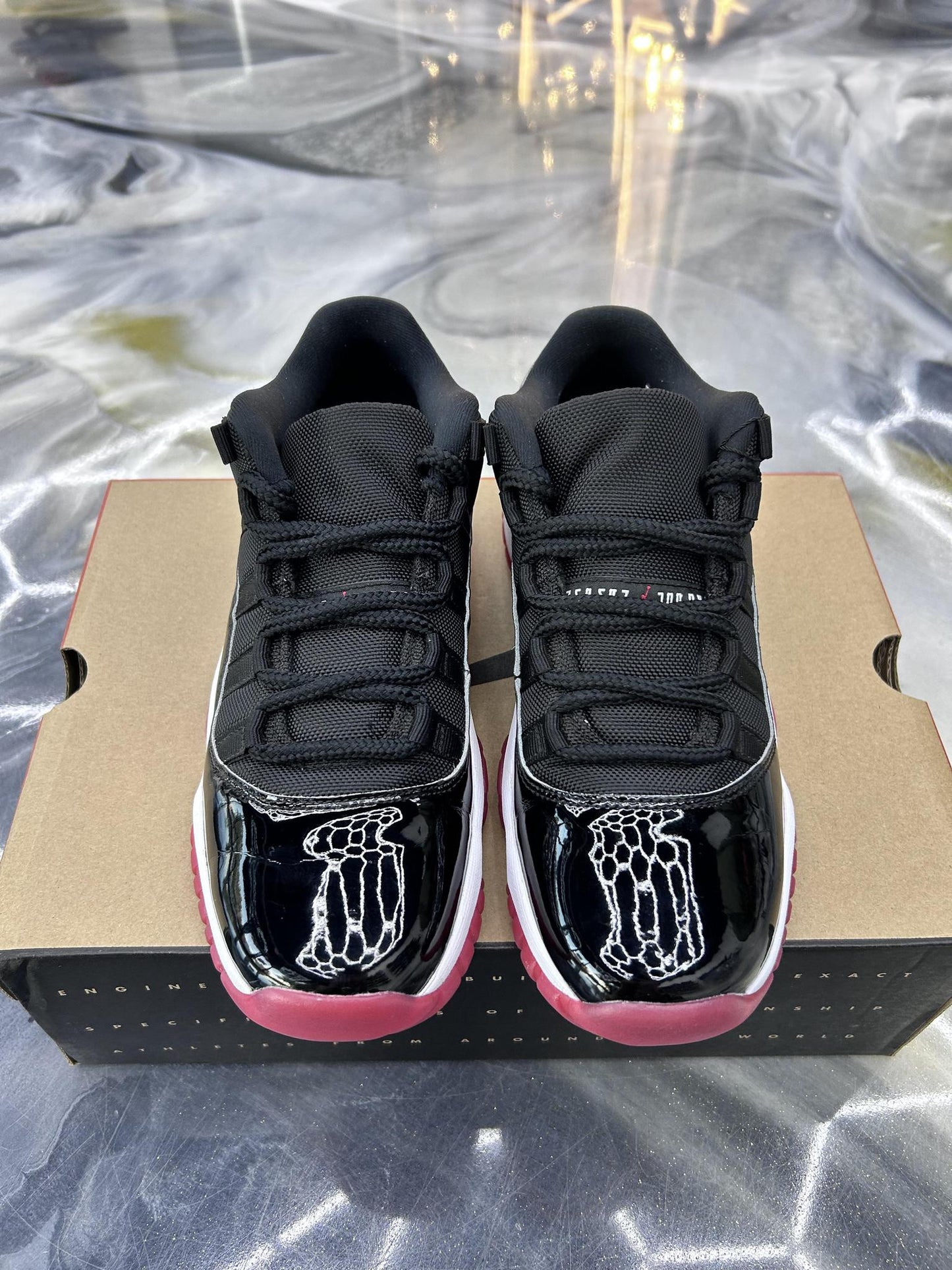 Jordan 11 Low "Bred" Used Size 7Y/8.5W