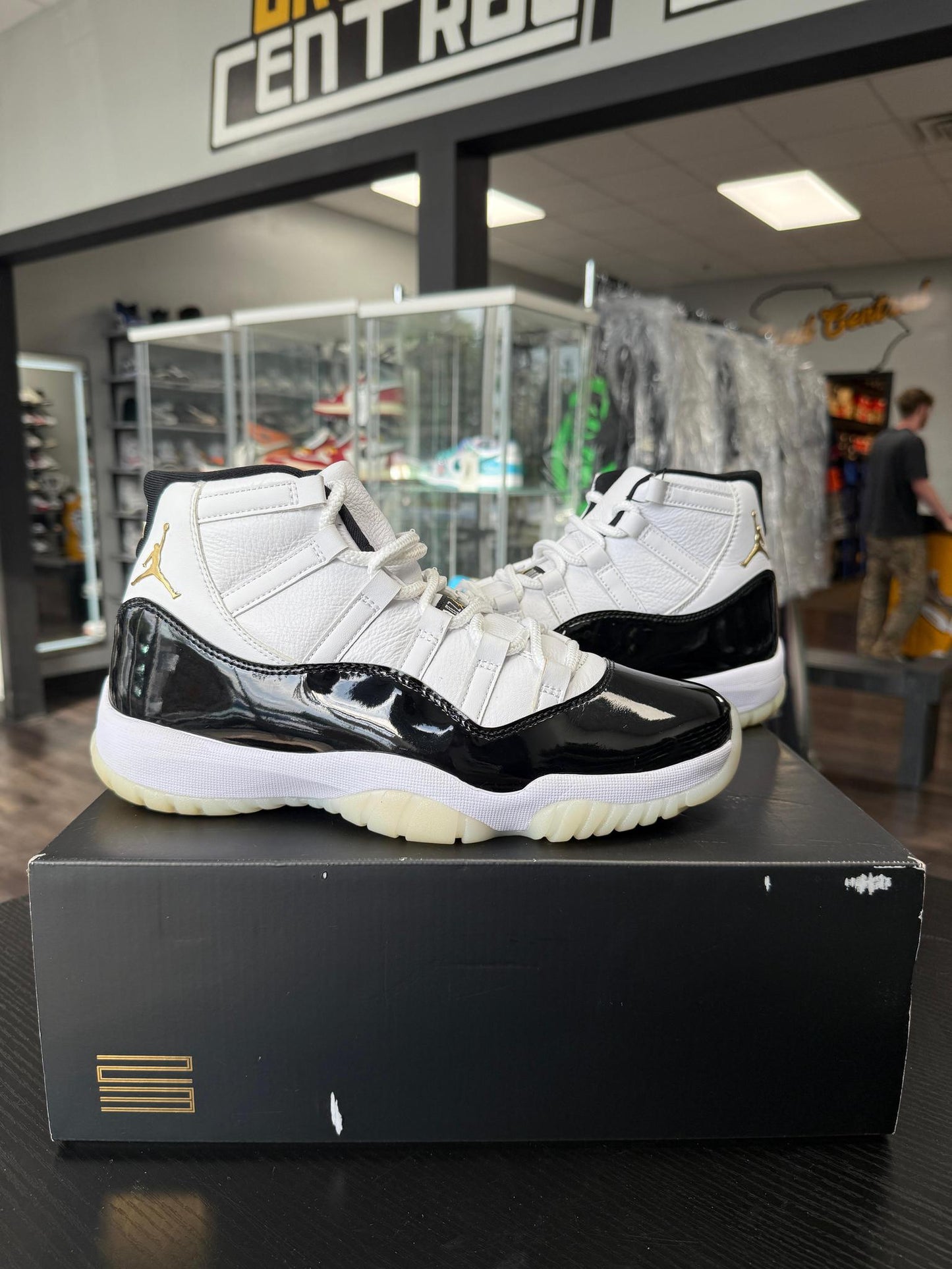Jordan 11 "DMP Gratitude" Used Size 8.5