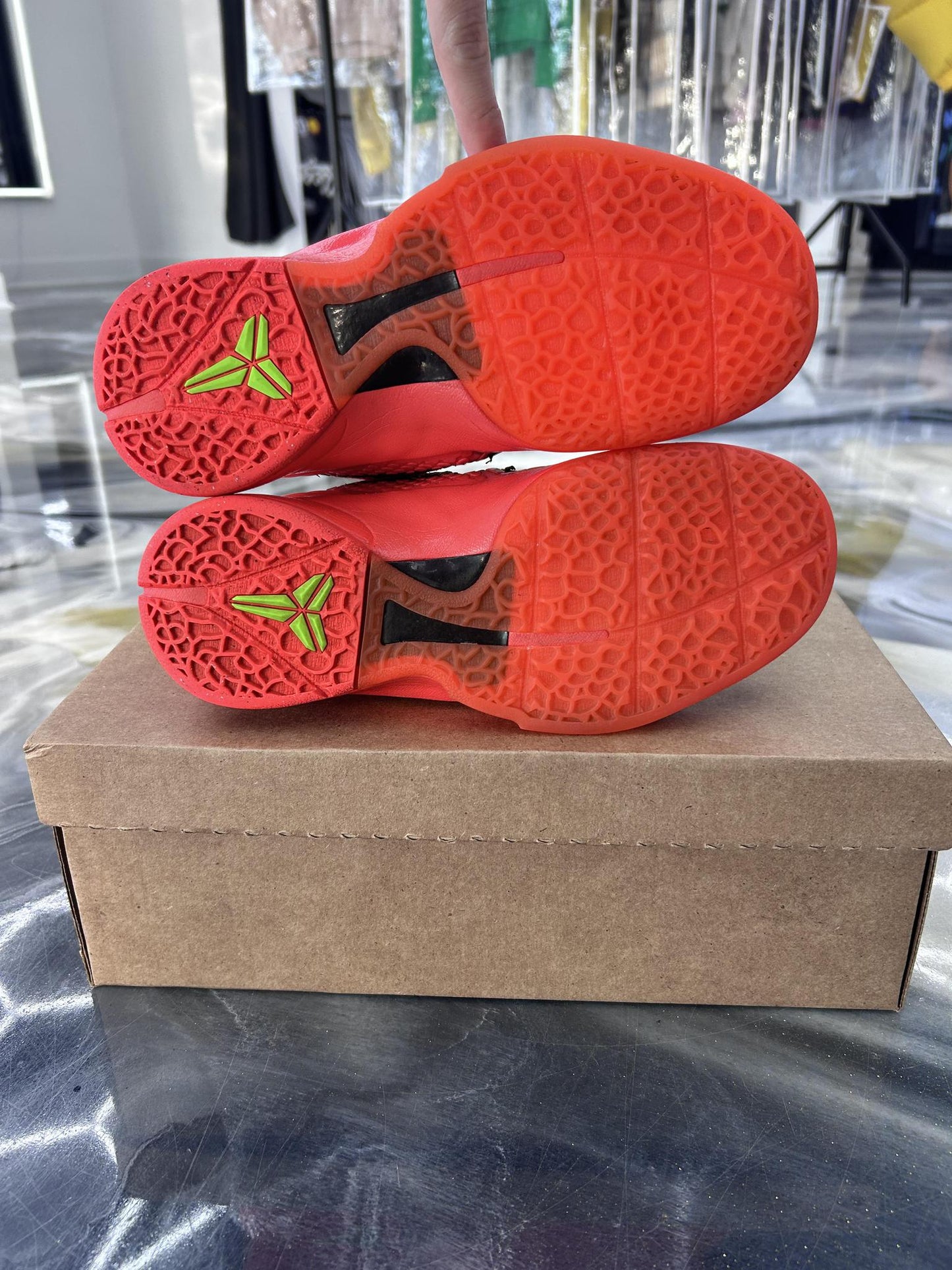 Nike Kobe 6 "Reverse Grinch" Used Size 6.5Y/8W