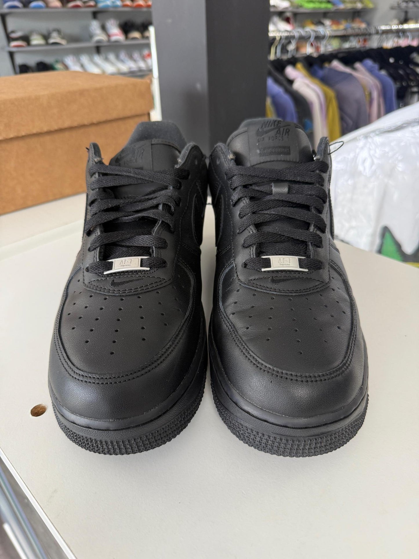 Air Force 1 Low x Supreme "Black" Used Size 10.5