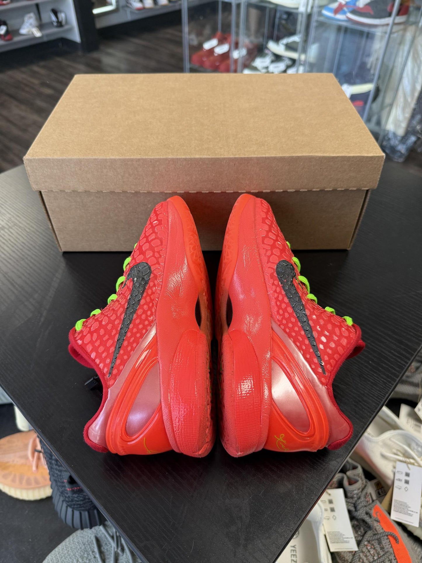 Kobe 6 "Reverse Grinch" Used Size 4.5Y/6W