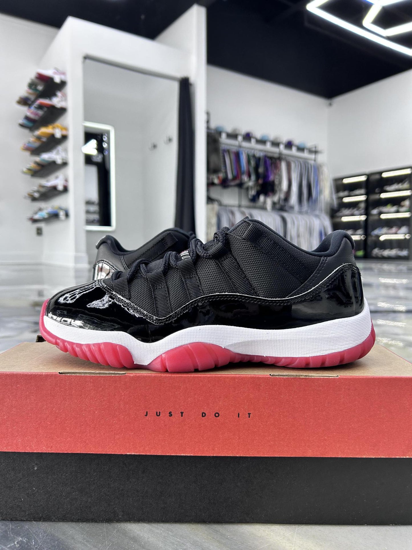Jordan 11 Low "Bred" Used Size 8