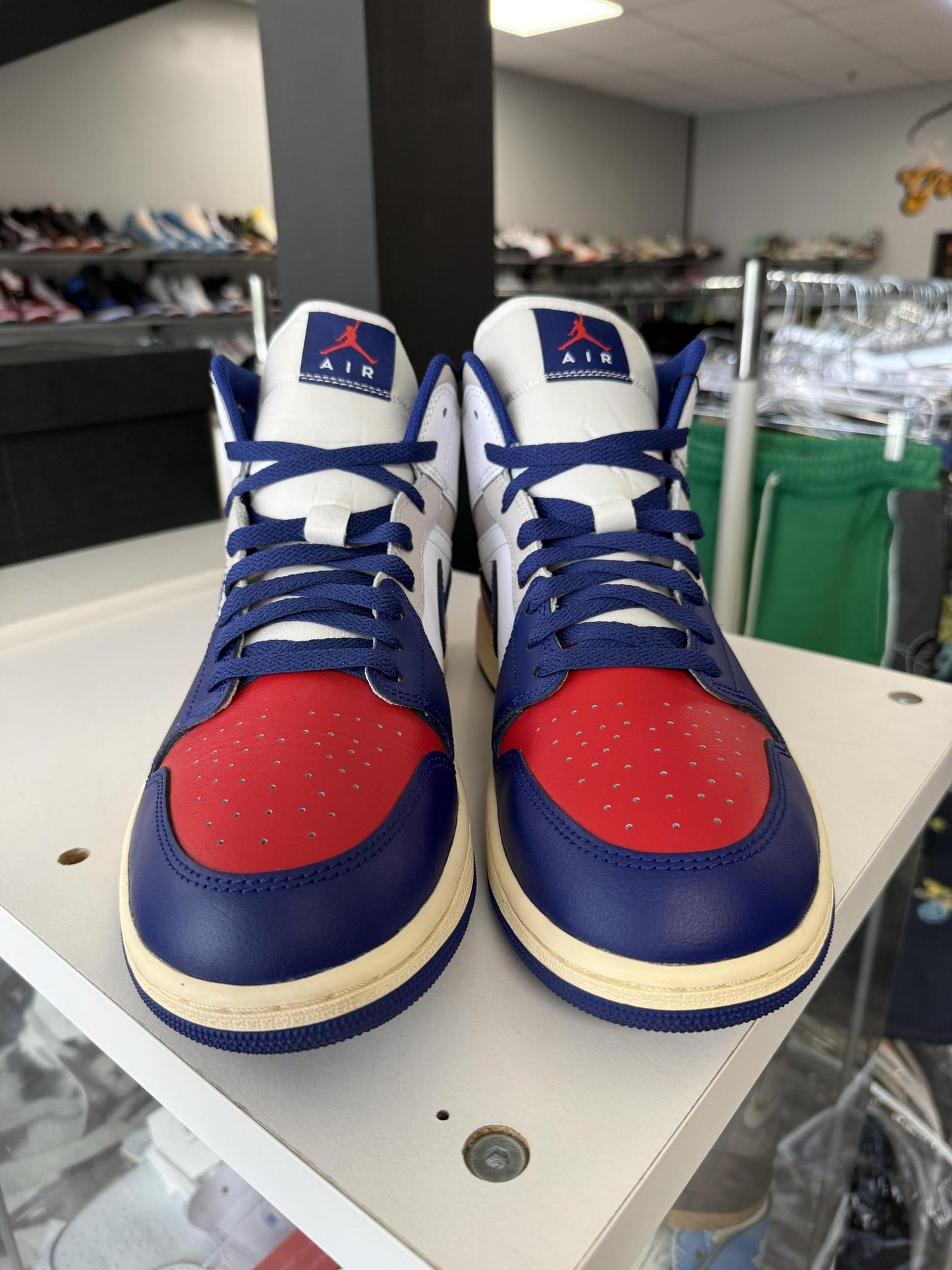 Jordan 1 Mid "Rare Air" Used Size 12