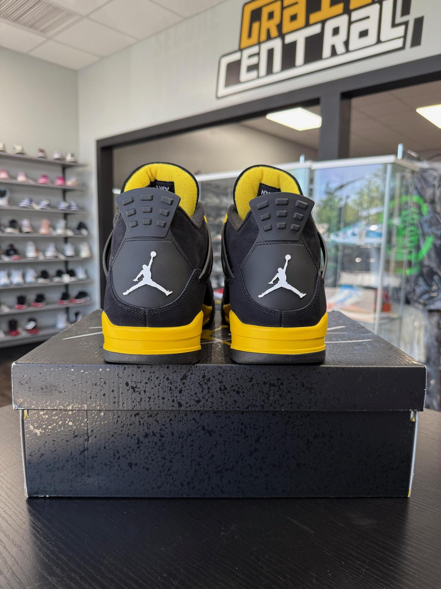 Jordan 4 "Thunder" Used Size 14