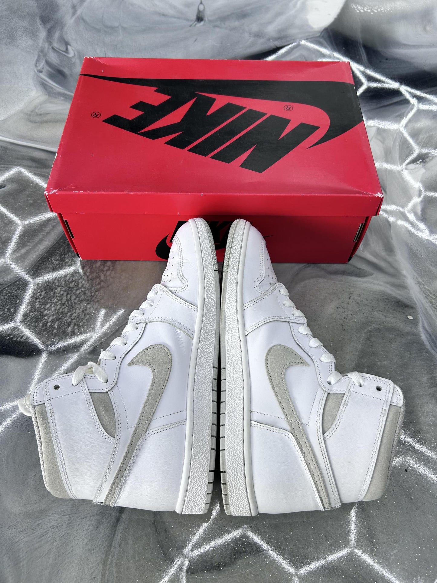 Jordan 1 "Neutral Grey" Used Size 10.5