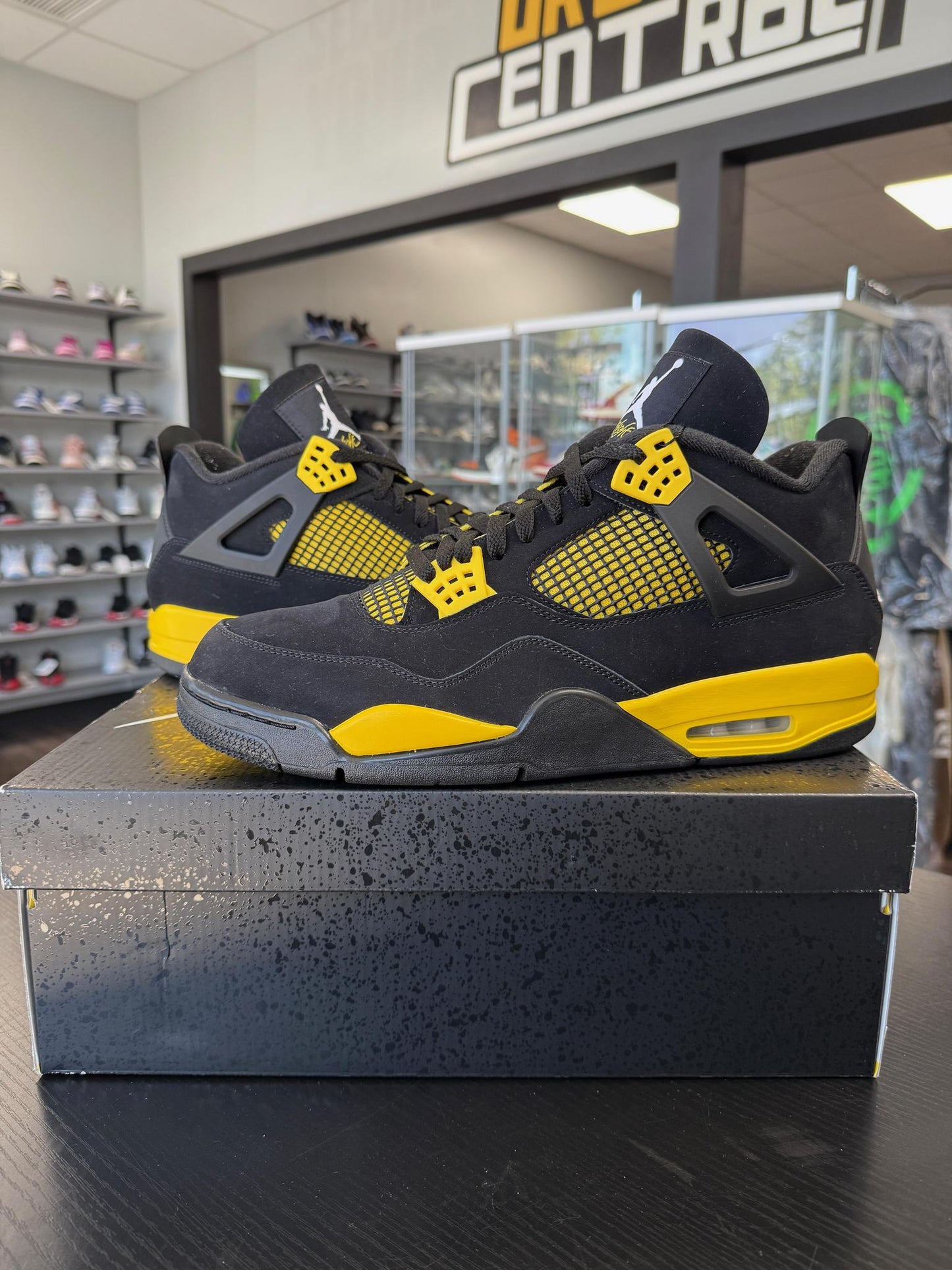 Jordan 4 "Thunder" Used Size 14