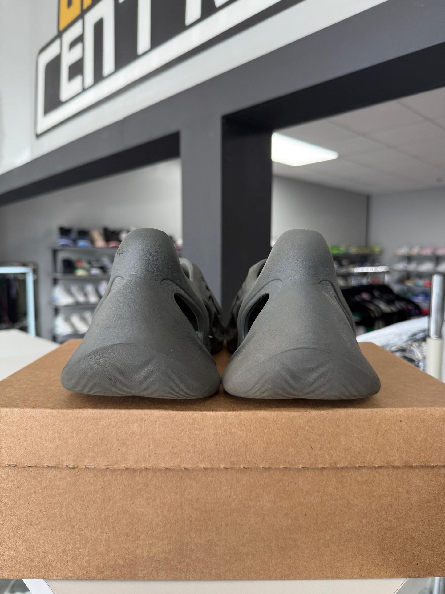 Yeezy Foam RNNR "Onyx" Used Size 11