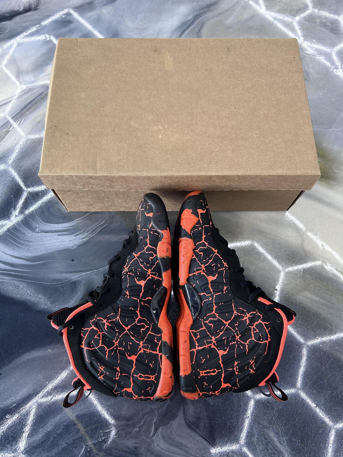Foamposite "Magma" Used Size 5.5Y/7W