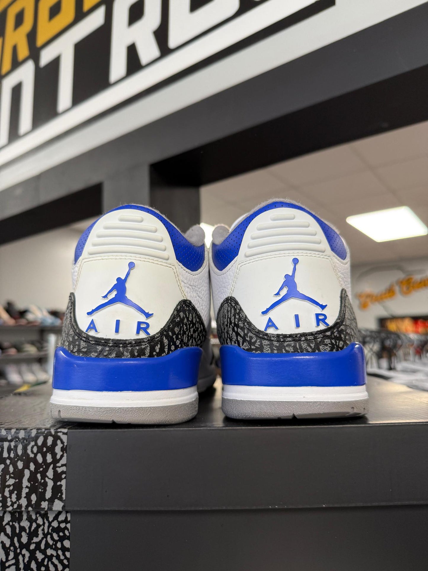 Jordan 3 "Racer Blue" Used Size 11.5