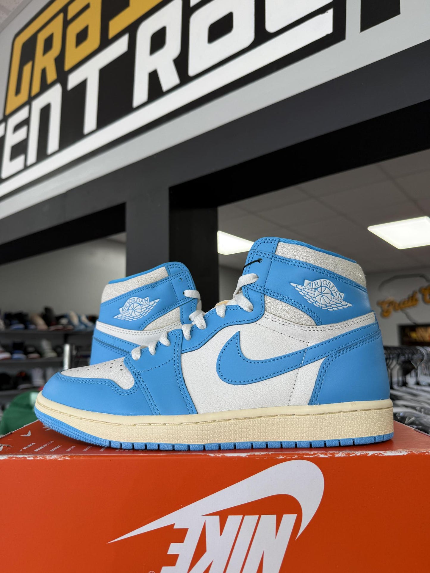 Jordan 1 "UNC Reimagined" Used Size 9