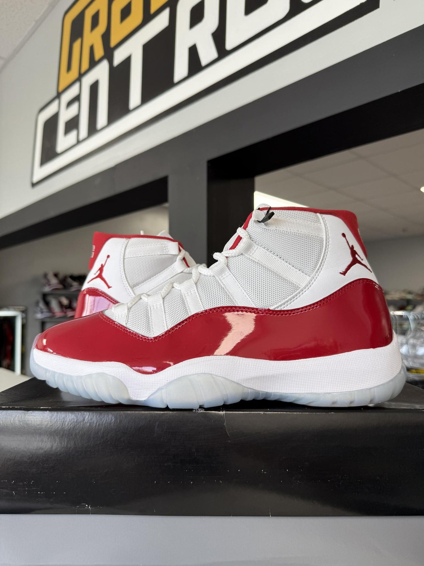 Jordan 11 "Cherry" Used Size 10.5