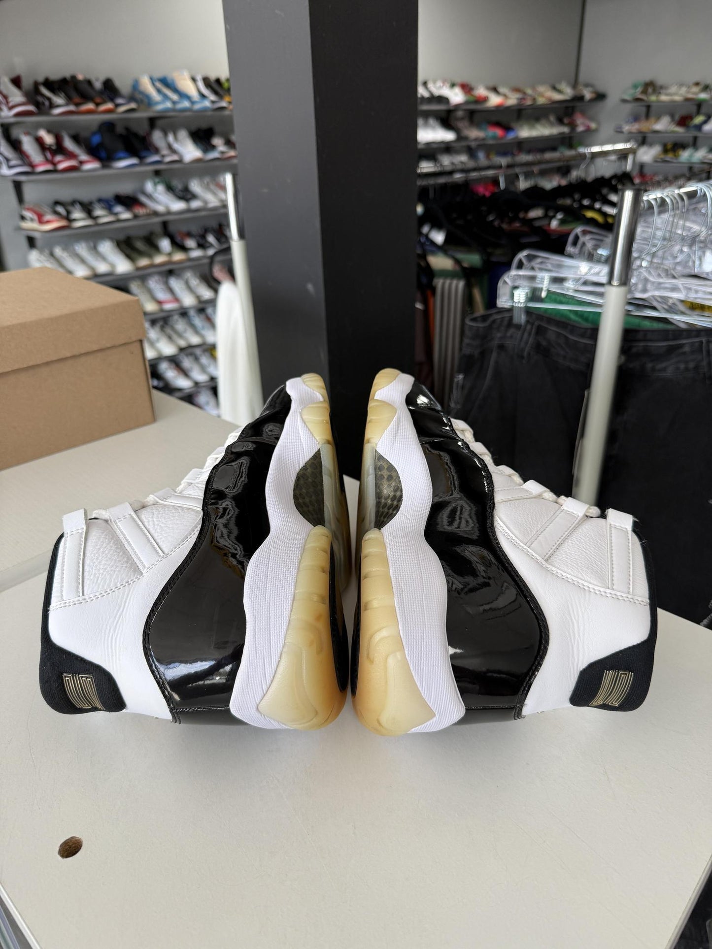 Jordan 11 "DMP Gratitude" Used Size 9
