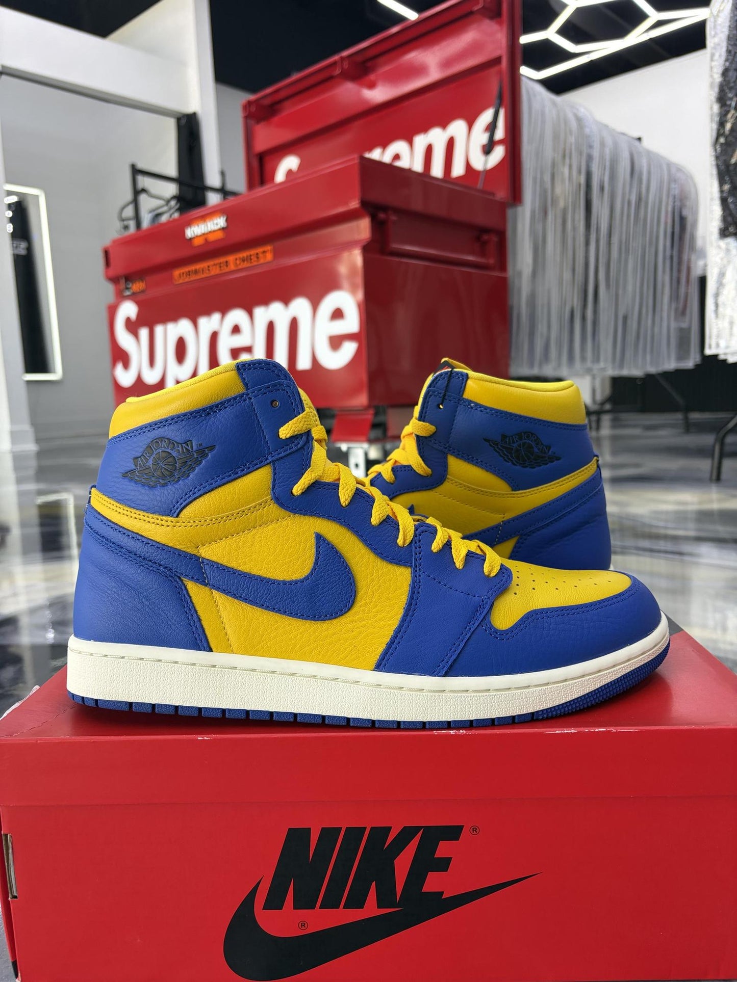 Jordan 1 "Laney" Used Size 12