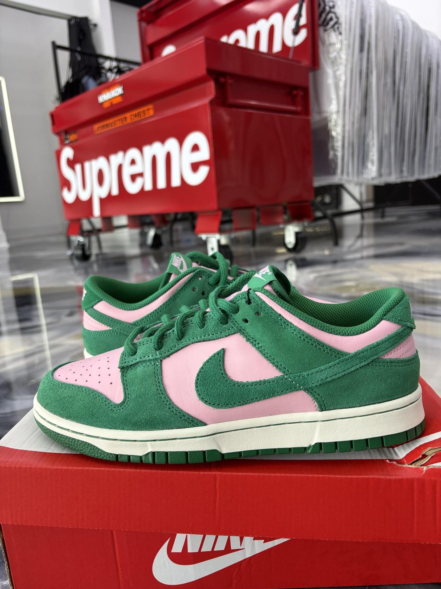 Nike Dunk Low "Medium Soft Pink Malachite" Used Size 9