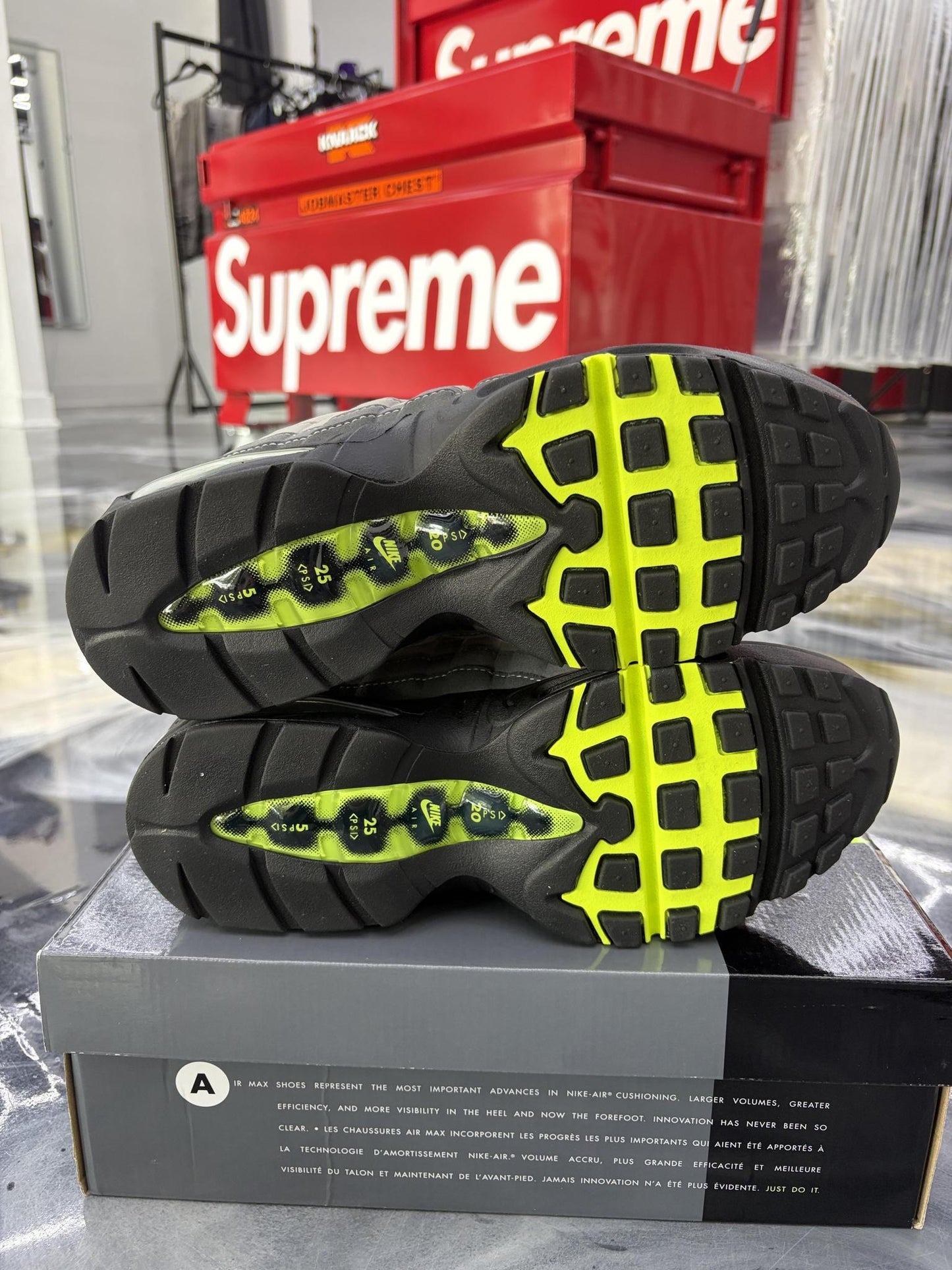 Nike Air Max 95 "Neon" Used Size 9.5