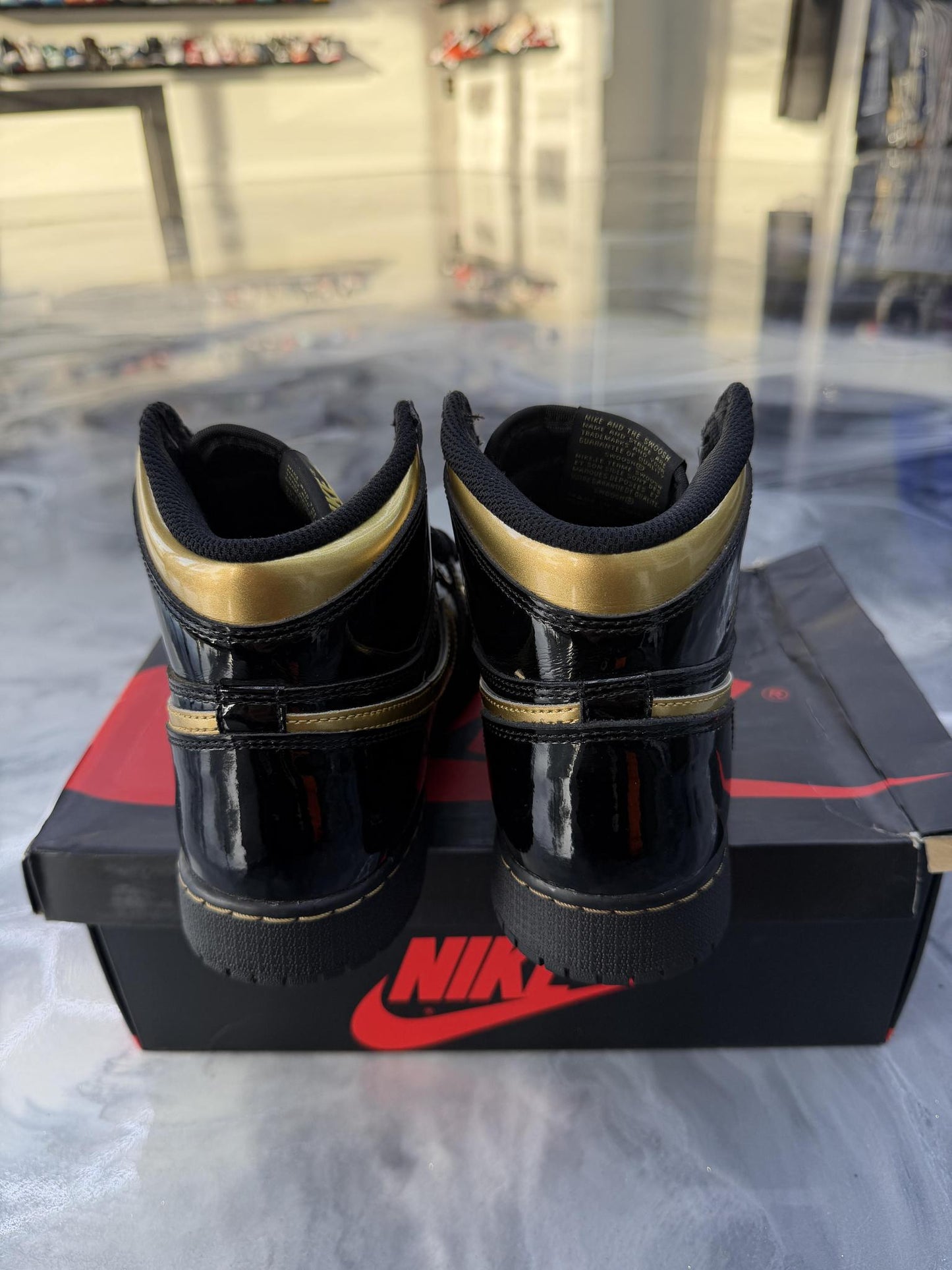 Jordan 1 Metallic Gold Used Size 6Y/7.5W