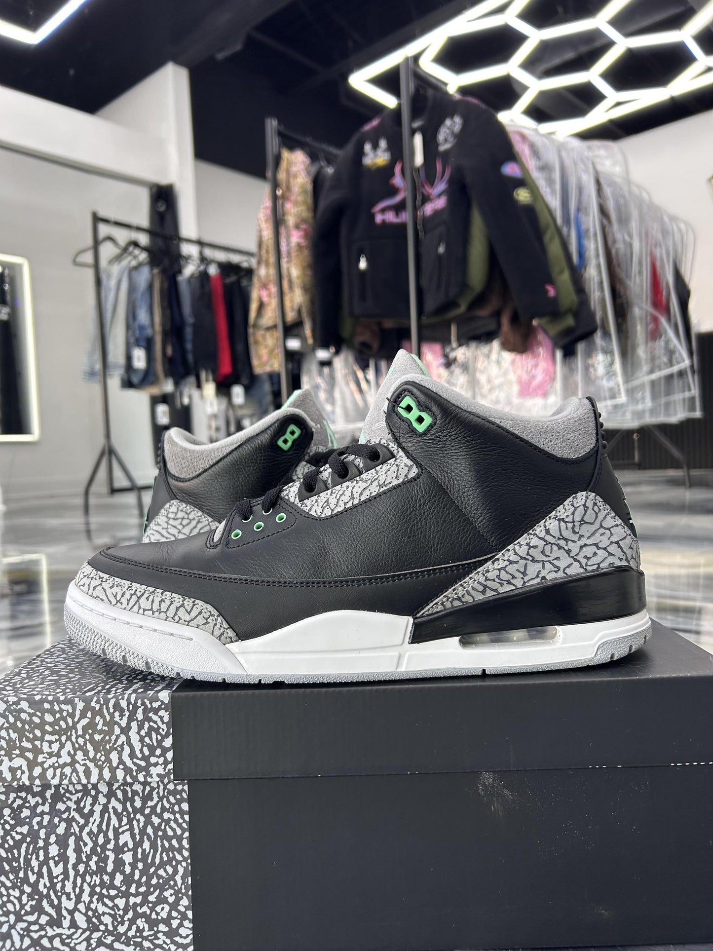 Jordan 3 "Green Glow" Used Size 13