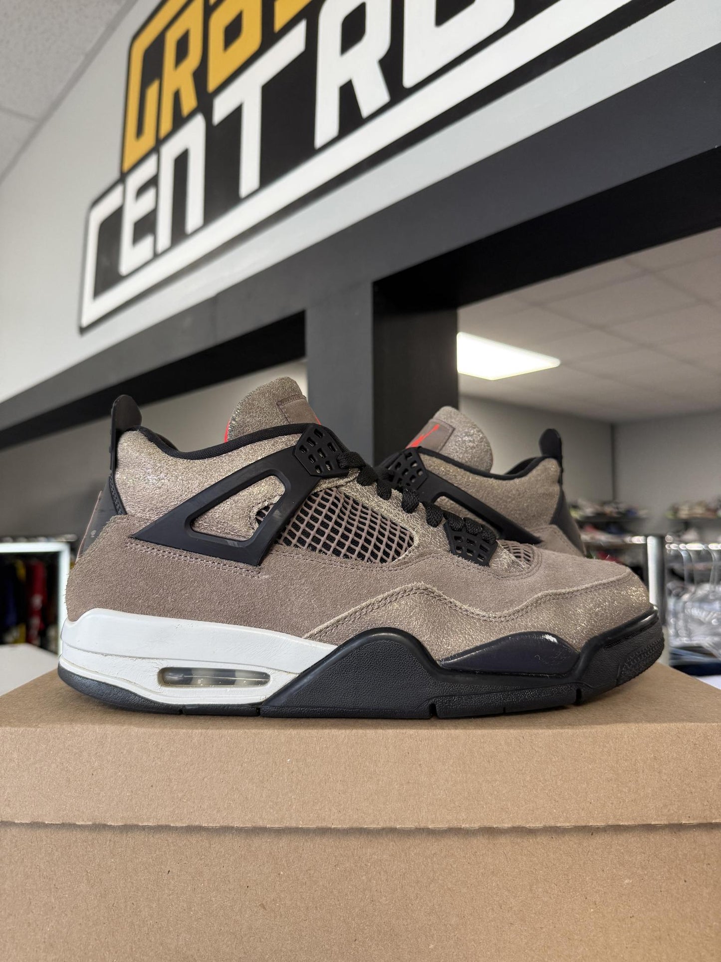 Jordan 4 "Taupe Haze" Used Size 11