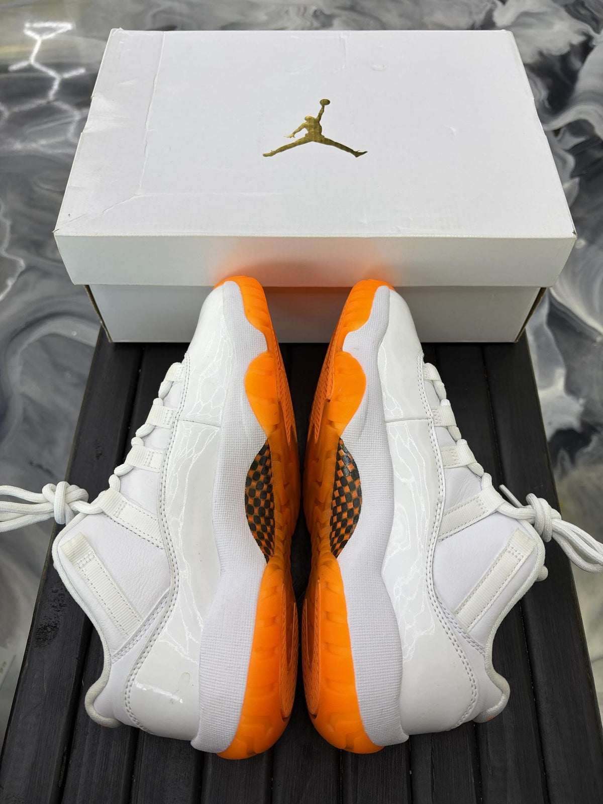 Jordan 11 Low "Citrus" Used Size 6Y/7.5W