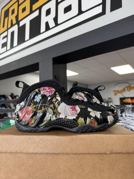 Nike Foamposite "Floral" Used Size 9