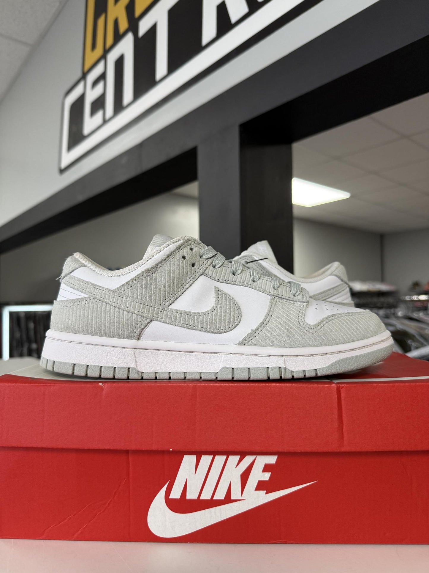 Nike Dunk Low "Light Silver Corduroy" Used Size 7.5