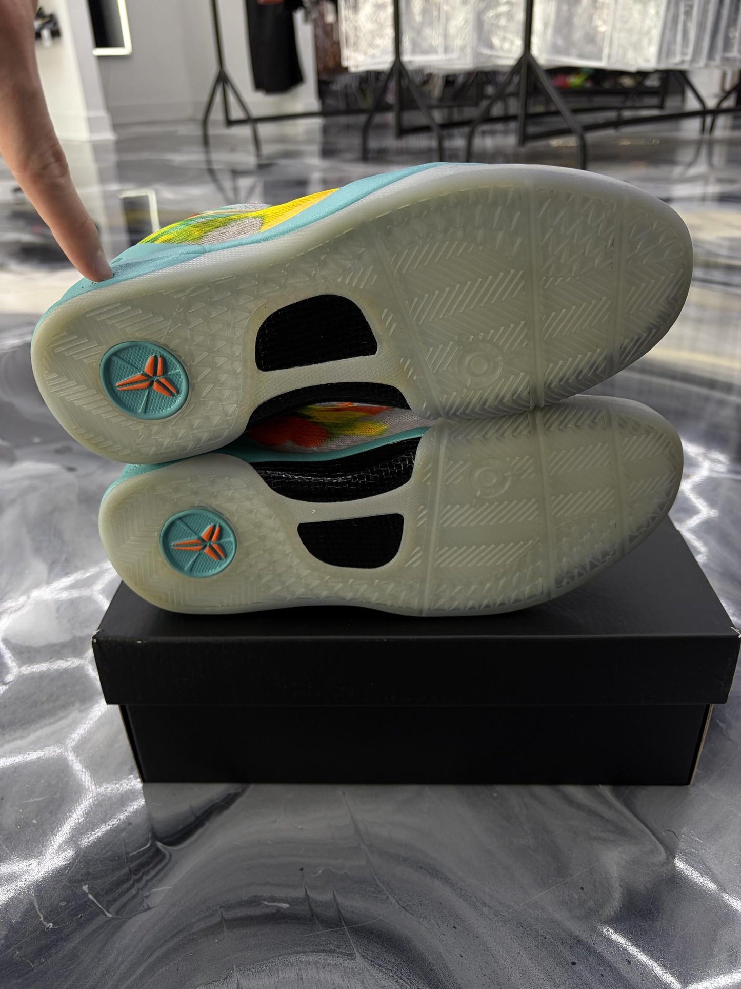 Nike Kobe 8 "Venice Beach" Used Size 6.5Y/8W
