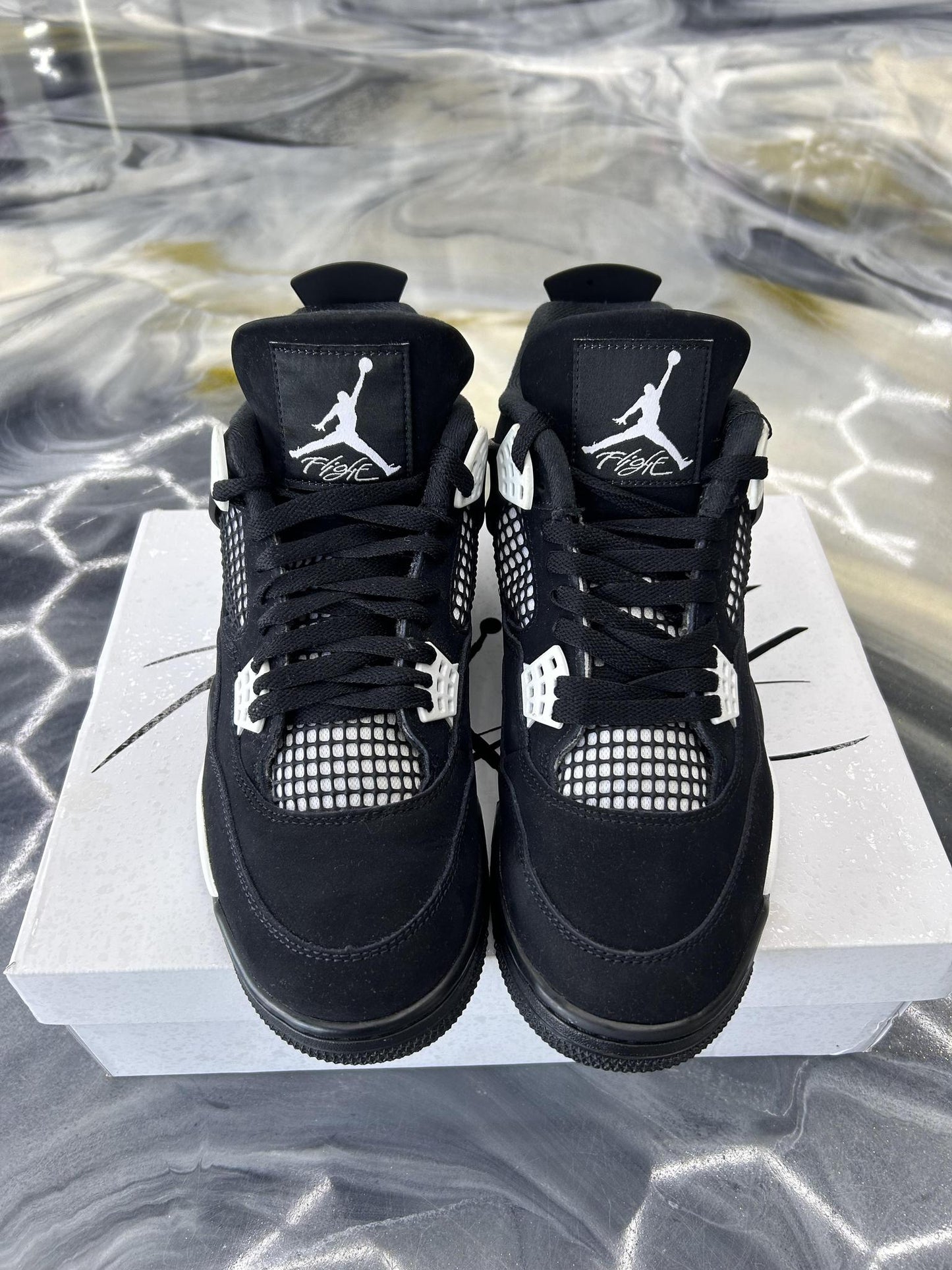 Jorda 4 "White Thunder" Used Size 10