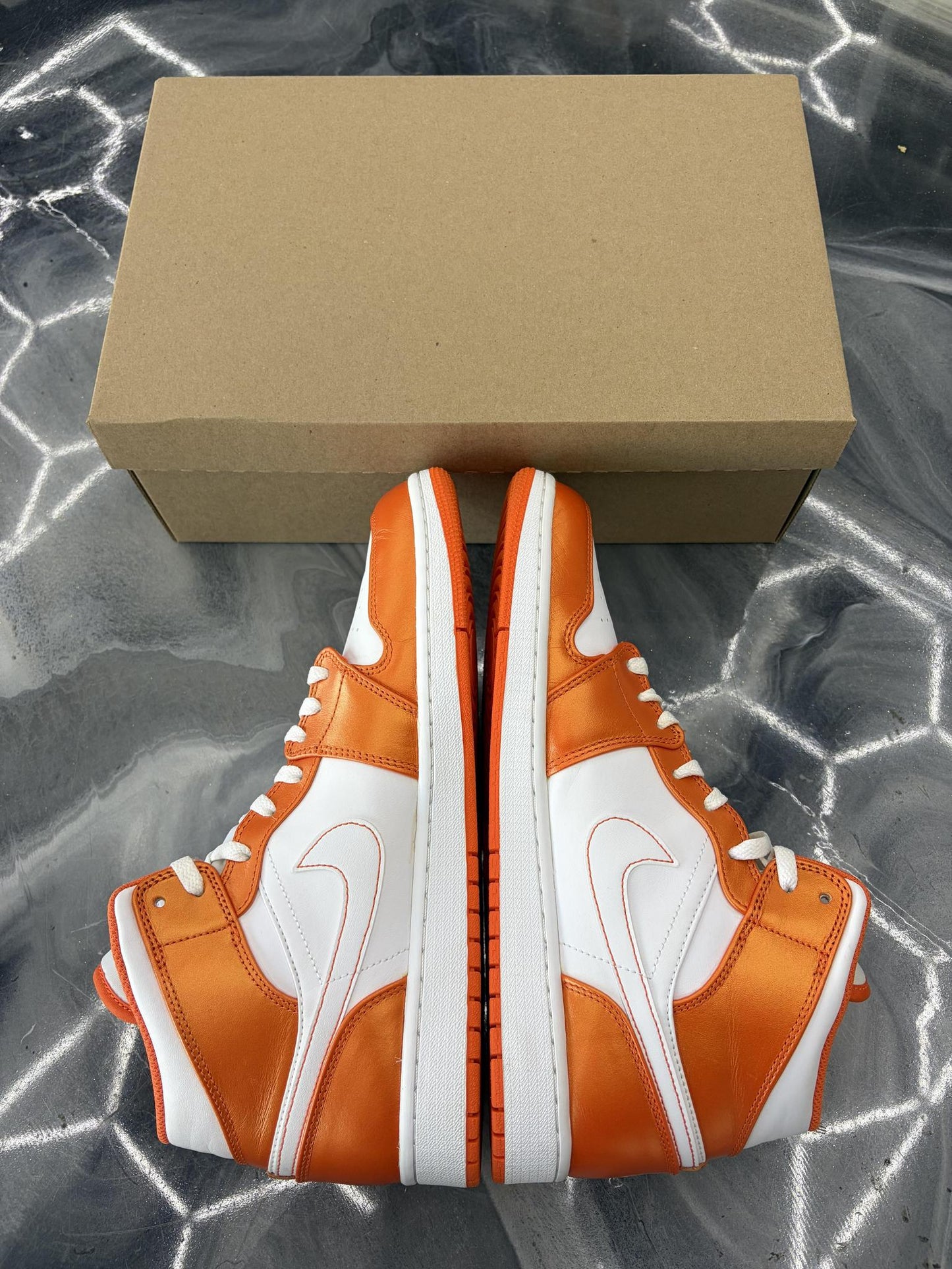 Jordan 1 Mid "Orange White" Used Size 12