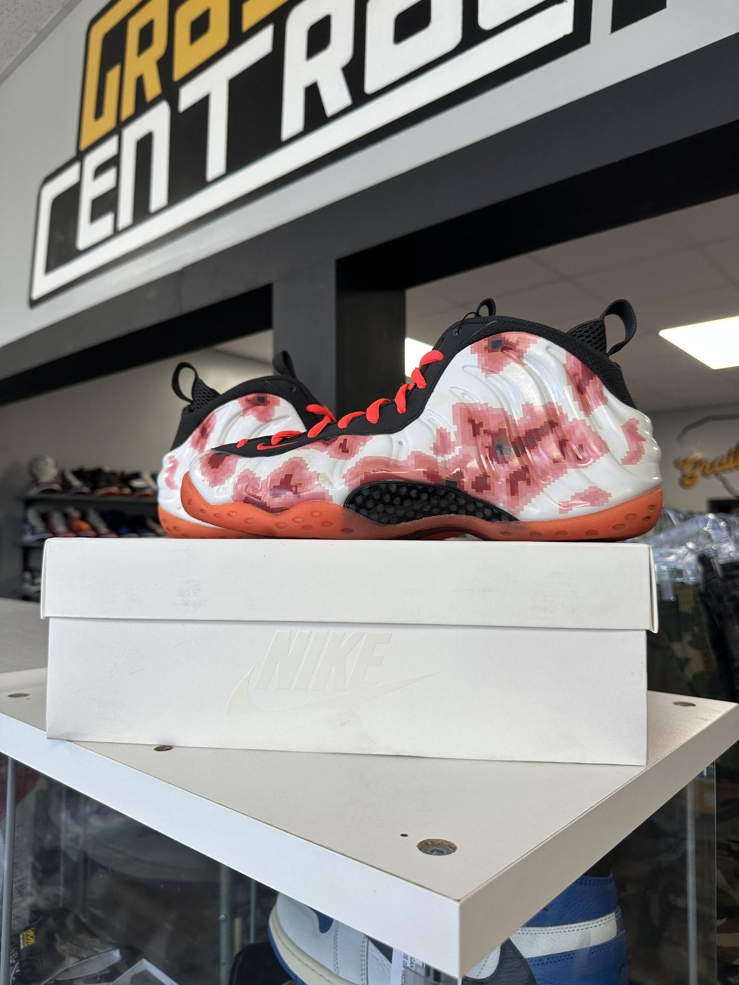 Foamposite "Thermal Map" Used Size 9.5