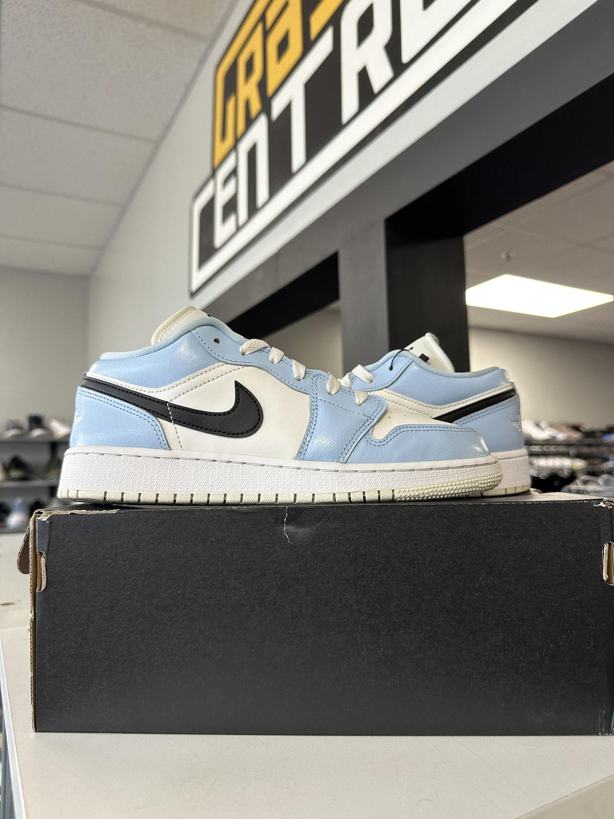 Jordan 1 Low Ice Blue Black Used