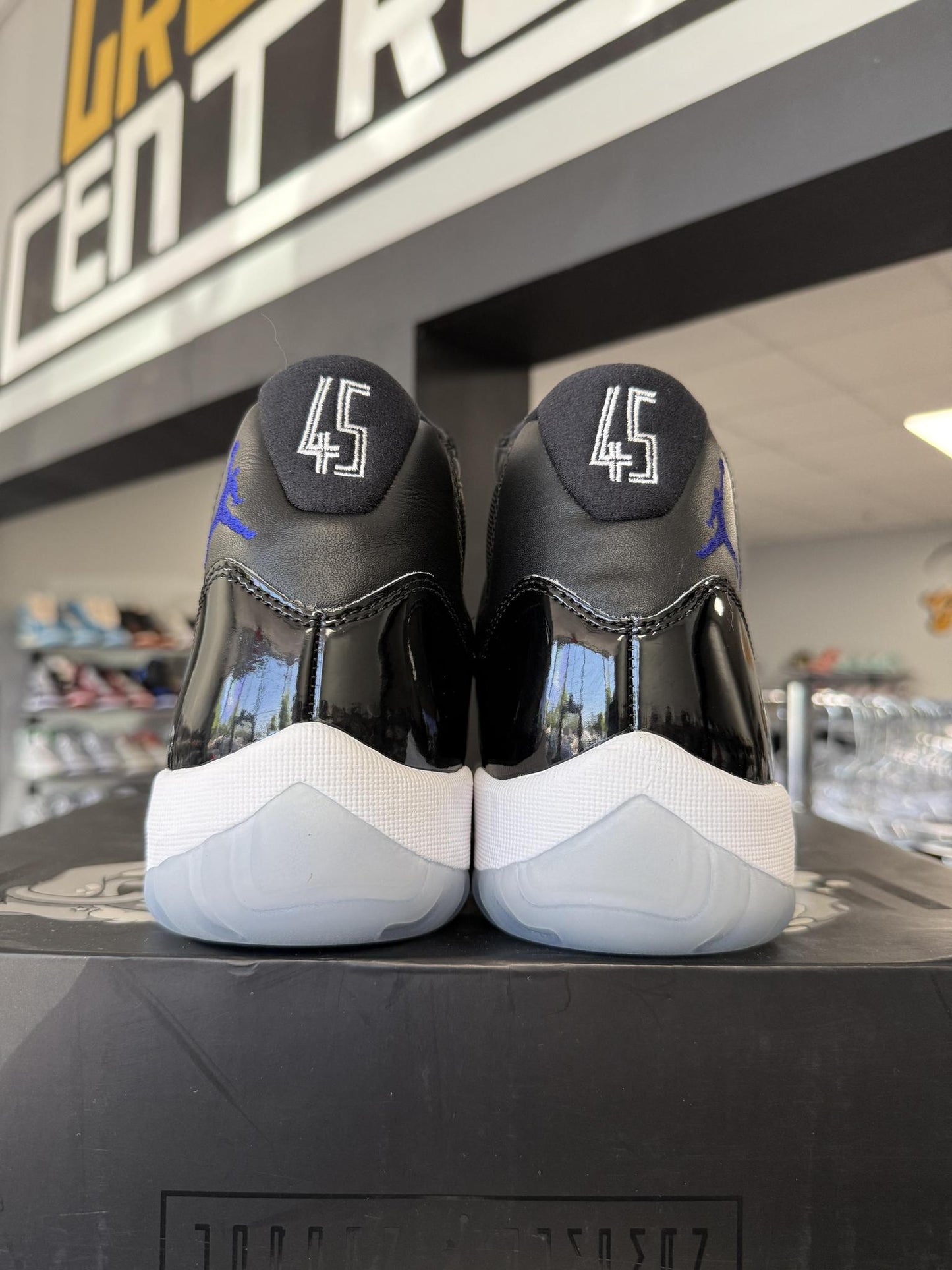 Jordan 11 Space Jam Used Size 9.5