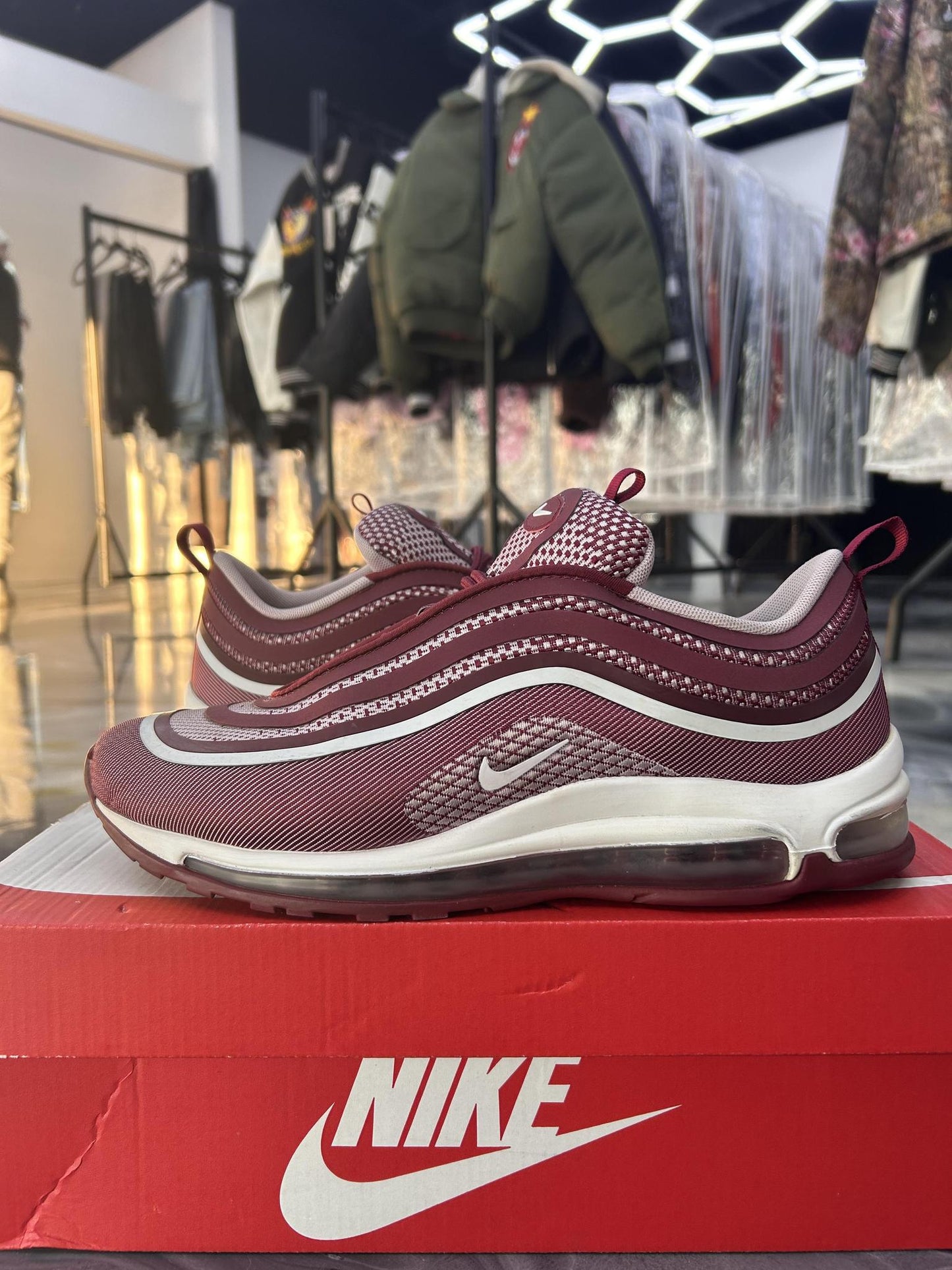 Nike Air Max 97 "Burgundy" Used Size 9