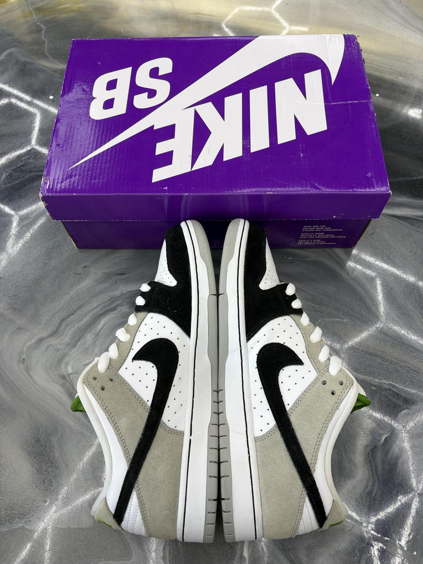 Nike SB Dunk Low "Chlorophyll" Used Size 9.5