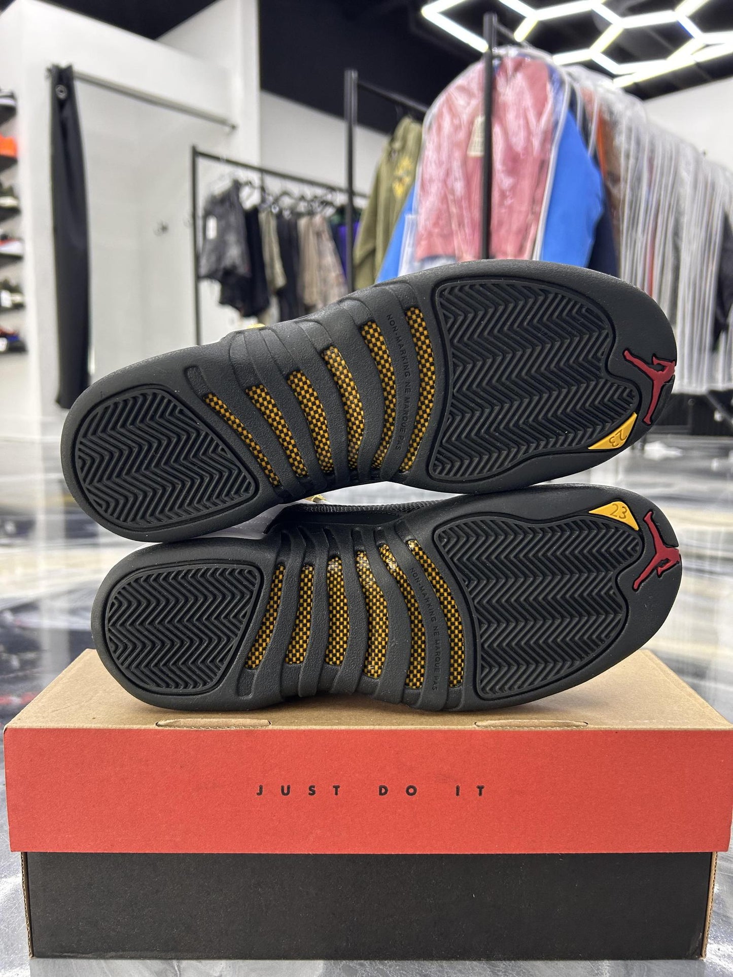 Jordan 12 "Taxi" Used Size 7Y/8.5W